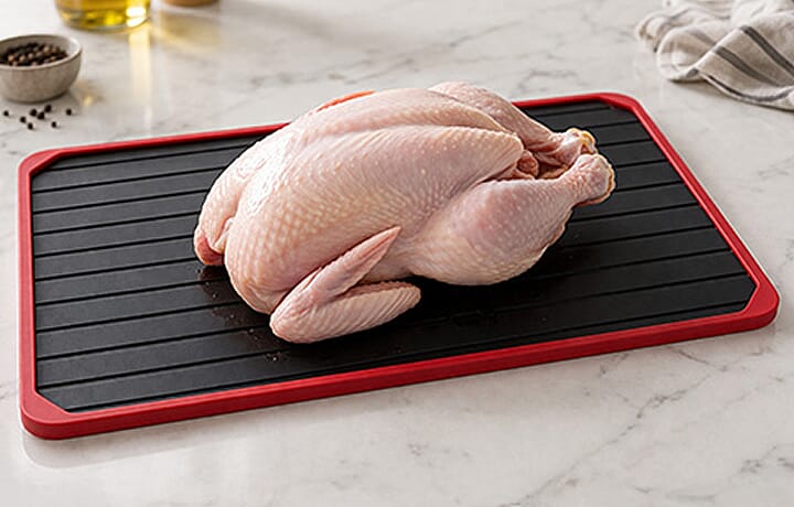 Defrost Thaw Tray with 4 Silicone Edges in grey — aluminium construction, red silicone spill-proof border, grooved surface for juice drainage