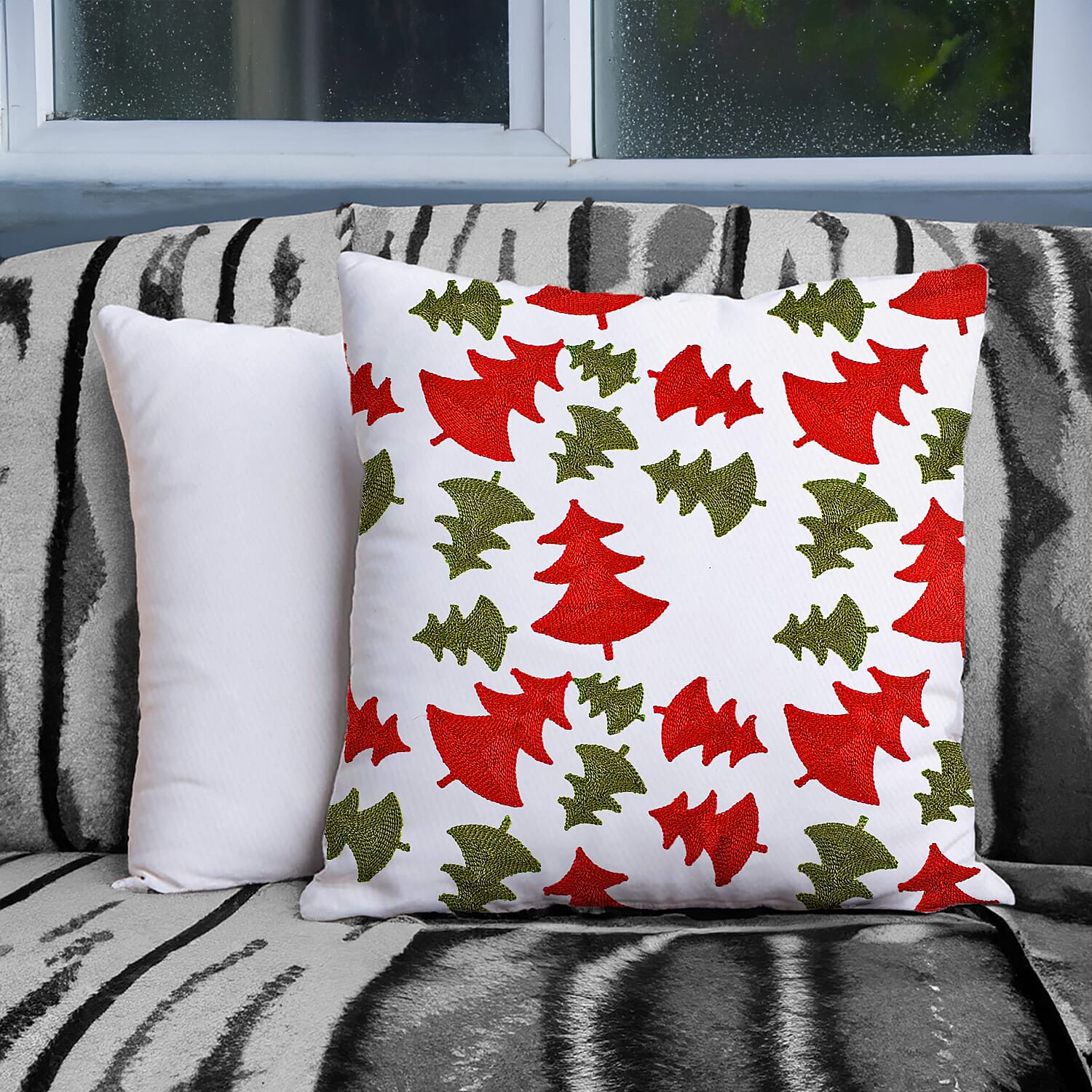 Christmas Decoration - Set of 4 Cotton (100%) Towel Embroidery Soft Cushion Cover with Christmas Tree & Stocking Pattern (45x45cm)