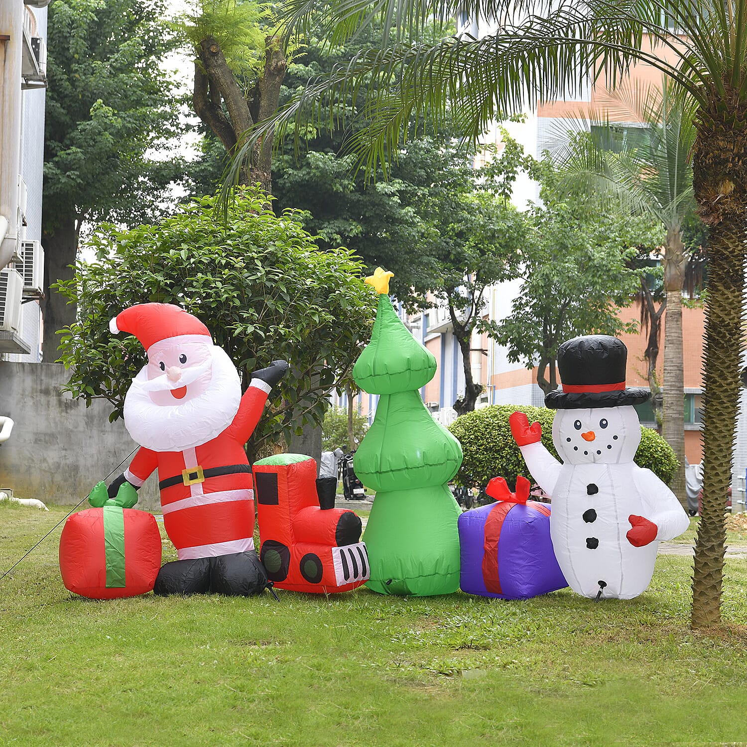 Christmas Decoration - Inflatable Outdoor Decoration with LED Lights - Santa Claus with Snowman (8 FT) & 2 Lighted Glass Christmas Gift Boxes