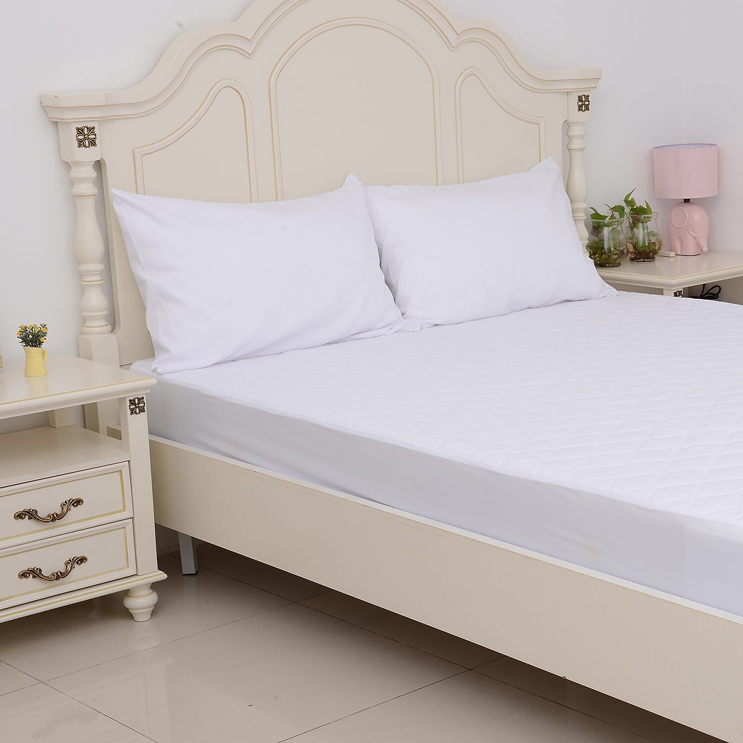 3 Pieces Set - Water Repellent Padded and Quilted Mattress Protector in King (Size 200x150x25 Cm) with Fitted Skirt and 2 Pillow Cases (Size 75x50 Cm)