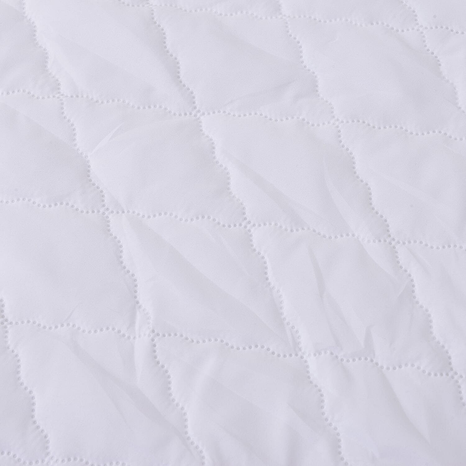 3 Pieces Set - Water Repellent Padded and Quilted Mattress Protector in King (Size 200x150x25 Cm) with Fitted Skirt and 2 Pillow Cases (Size 75x50 Cm)