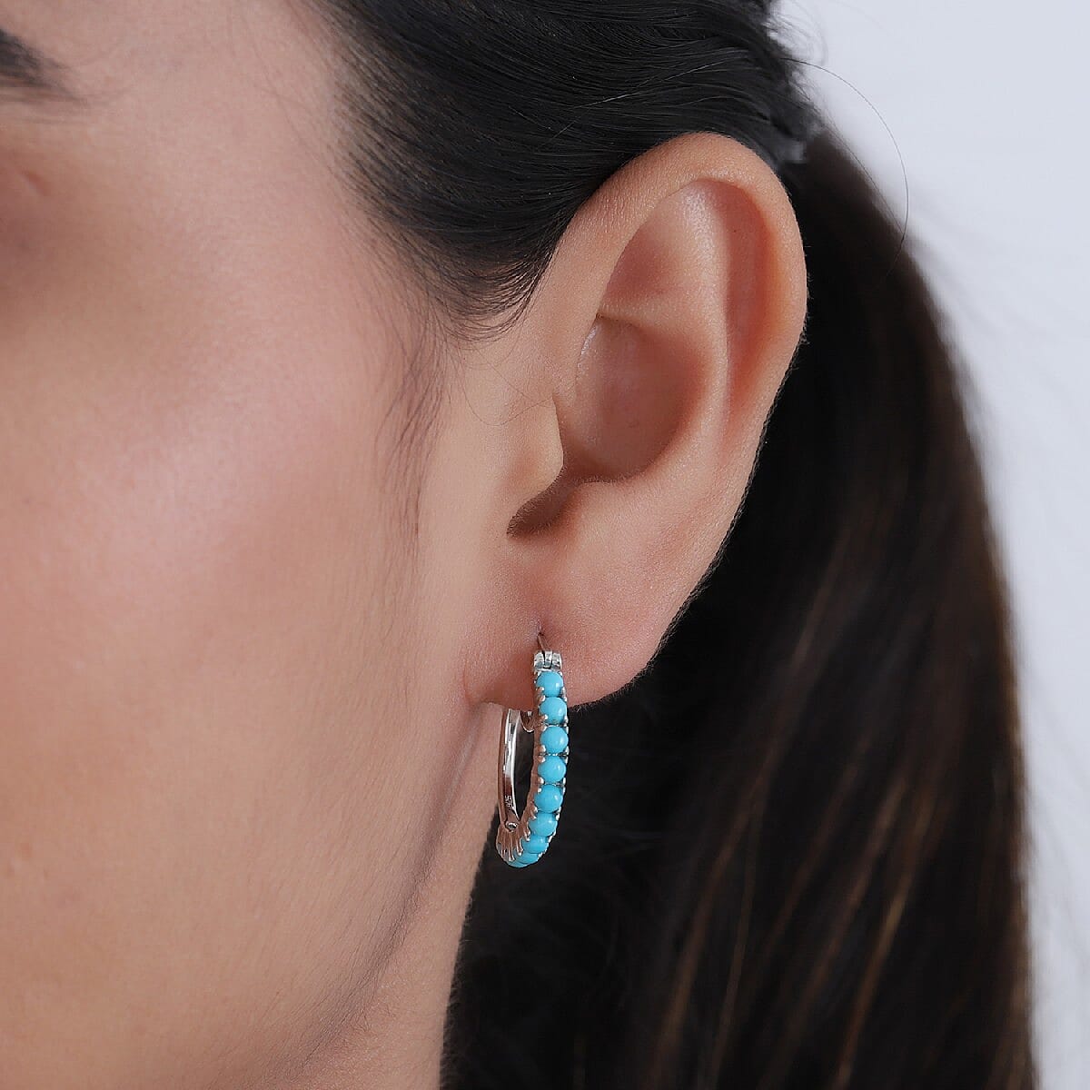 Arizona Sleeping Beauty Turquoise (Rnd) Hoop Earrings (with Clasp Lock) in Platinum Overlay Sterling Silver 1.76 Ct