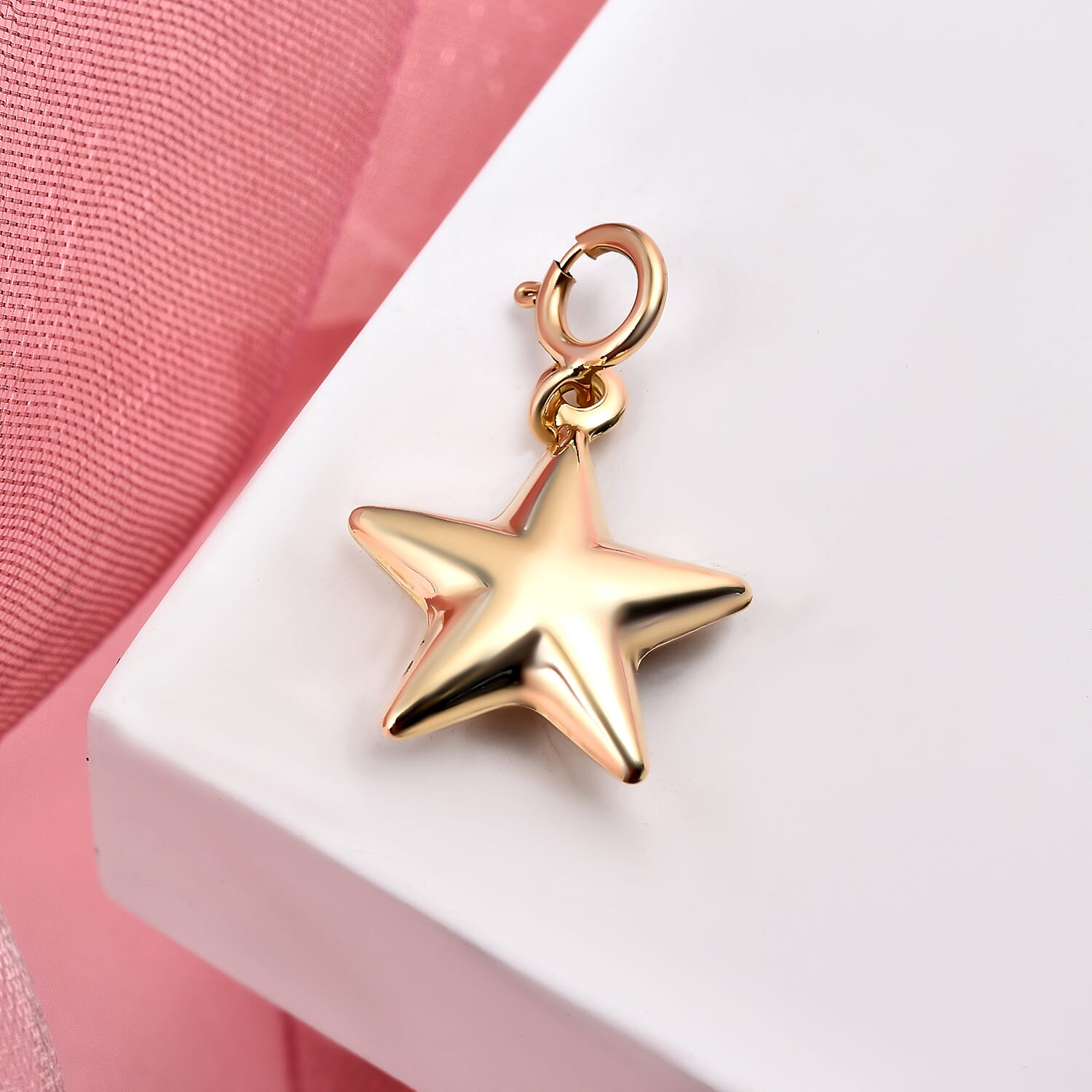 9K Yellow Gold Star Spring Ring Charm Pendant With Spring Ring Clasp.