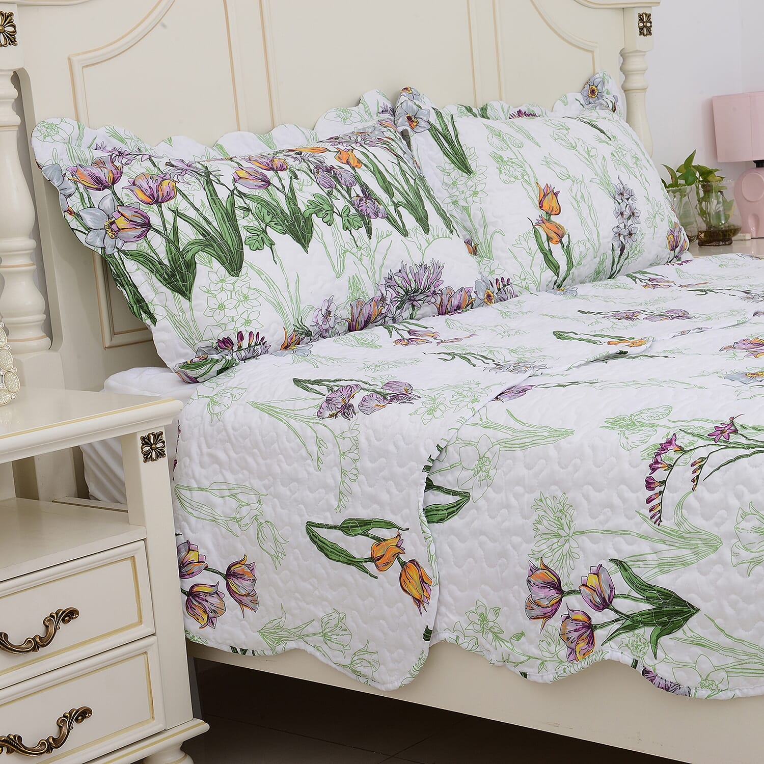 3 Piece Set - Multi Colour Floral Pattern Quilt (Size 260x240 Cm) and Pillow Case (Size 2x50x70+5)