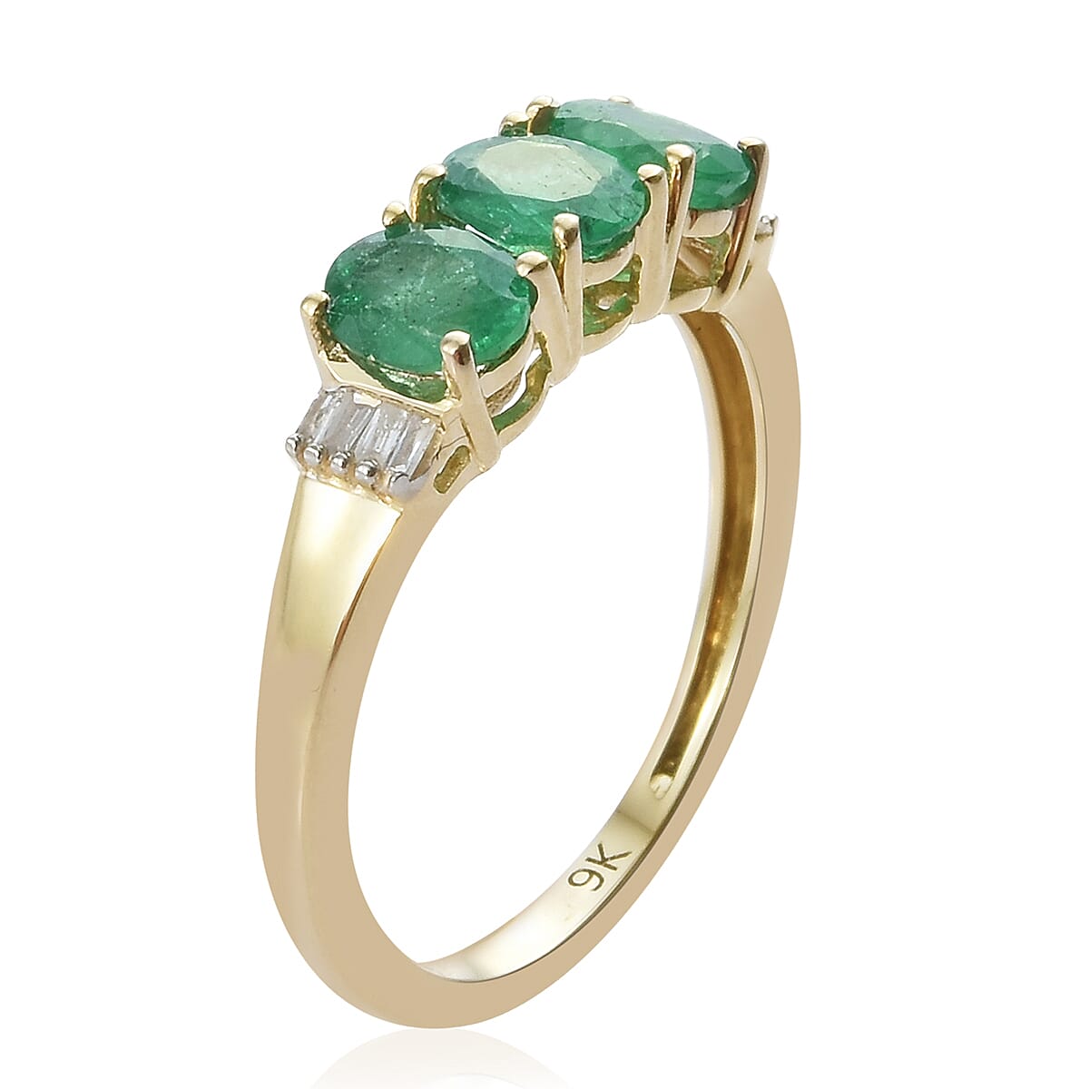 Signature Collection - 9K Yellow Gold AAA Kagem Zambian Emerald (Ovl), Diamond Ring 1.030 Ct.