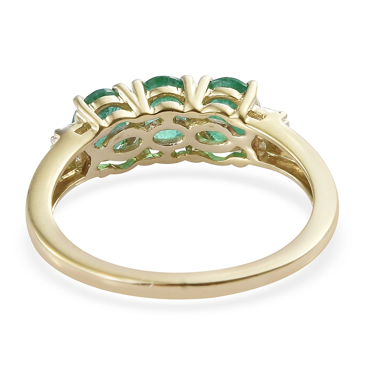 Signature Collection - 9K Yellow Gold AAA Kagem Zambian Emerald (Ovl), Diamond Ring 1.030 Ct.