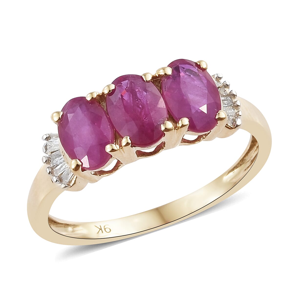 Signature Collection - 9K Yellow Gold AAAA Ruby (Ovl), Diamond Ring 1.720 Ct.