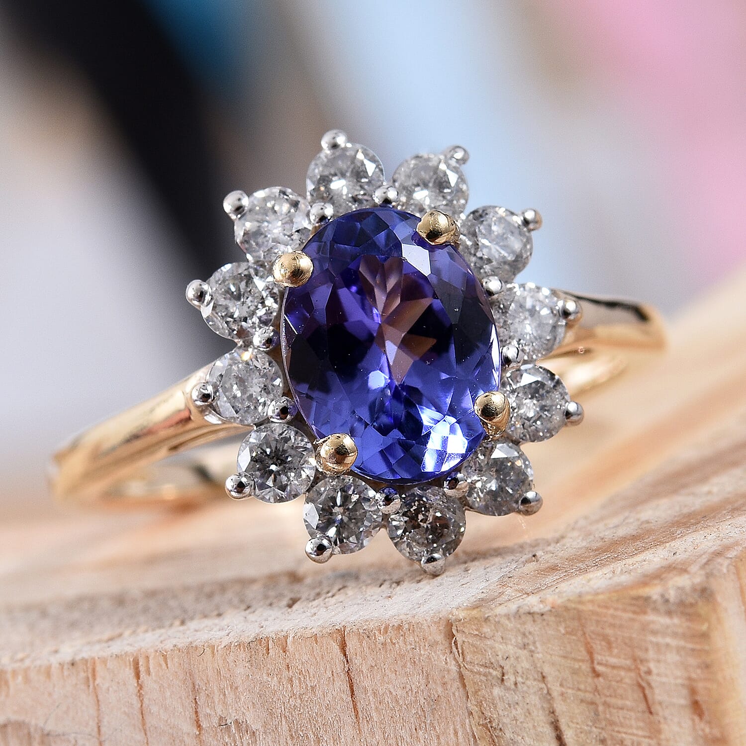 New York Close Out- 14K Yellow Gold AA Tanzanite (Ovl 8x6mm, 1.25 Ct) and Diamond Ring 1.750 Ct. (Diamond Carat Wt 0.50 Carats)