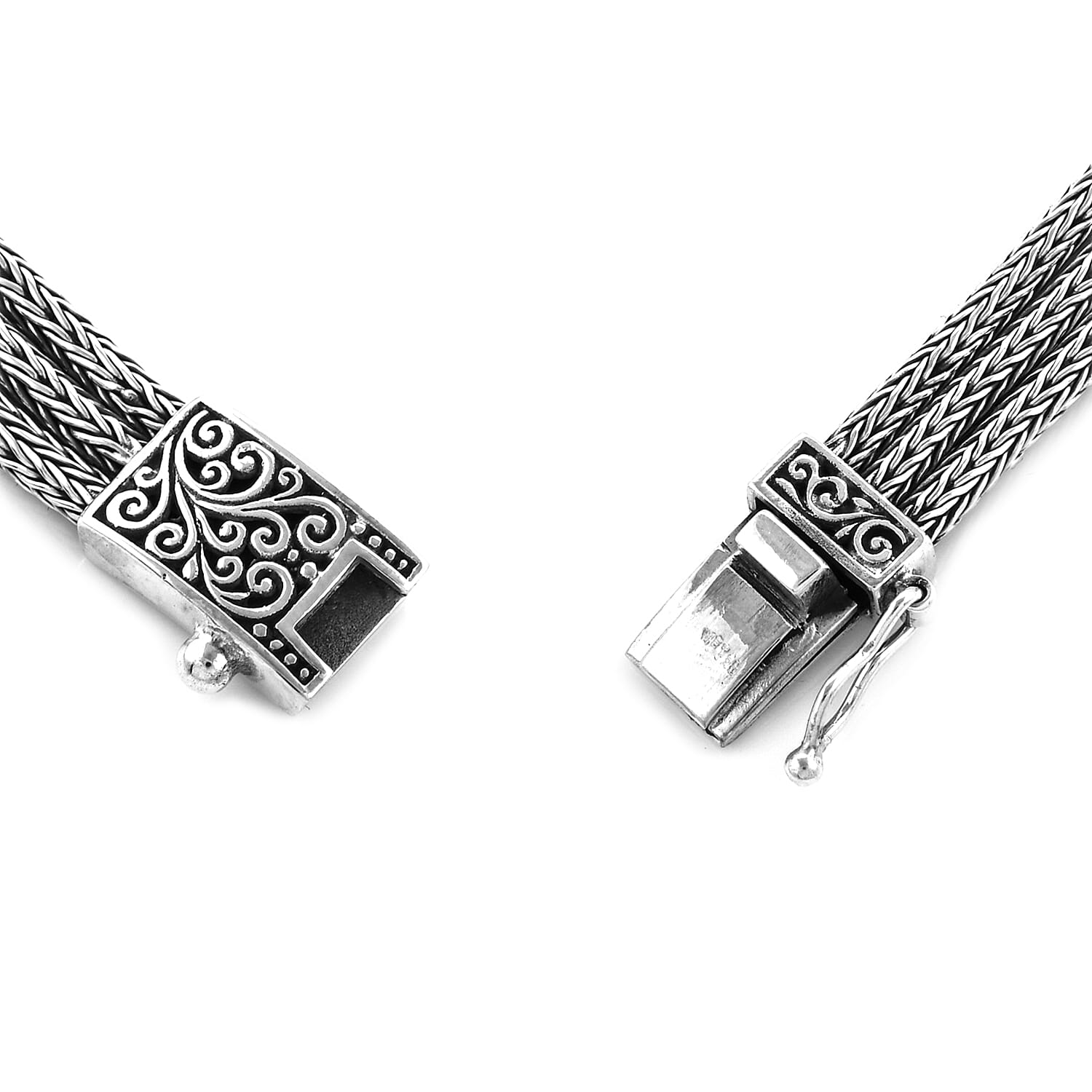 Super Auction - Royal Bali Collection EON 1962 Swiss Movement Water Resistant  Watch (Size 7) with Three Strand Tulang Naga Chain in Sterling Silver, Silver wt 22.00 Gms