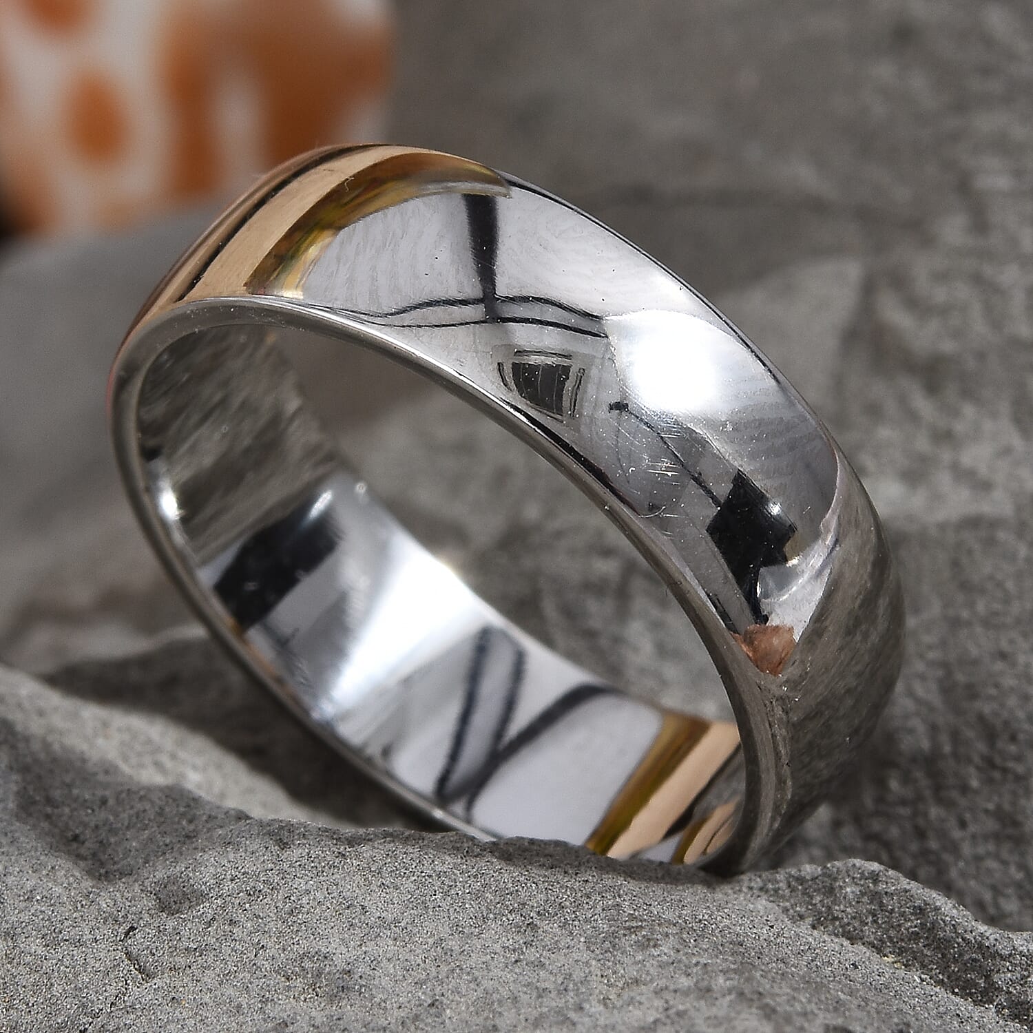 950 Platinum Band Ring, Platinum wt 7.02 Gms.