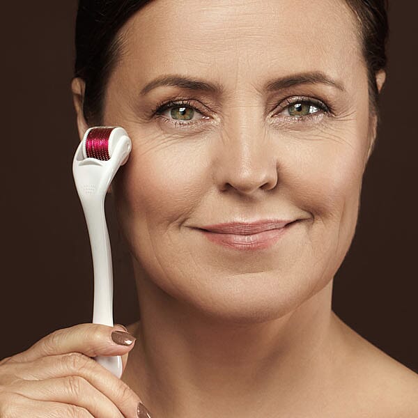 CB&CO- Active Derma Roller (0.3mm) - White