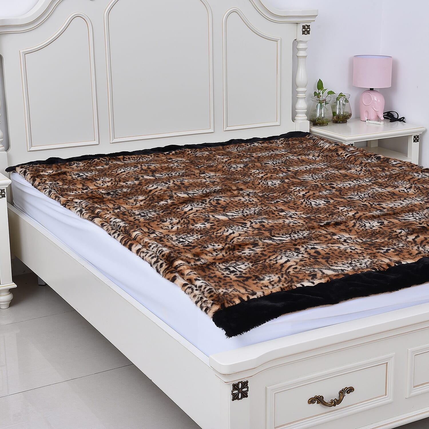 Super Soft Reversible Faux Fur Mink Tiger Pattern Blanket (Size 200x150 cm)