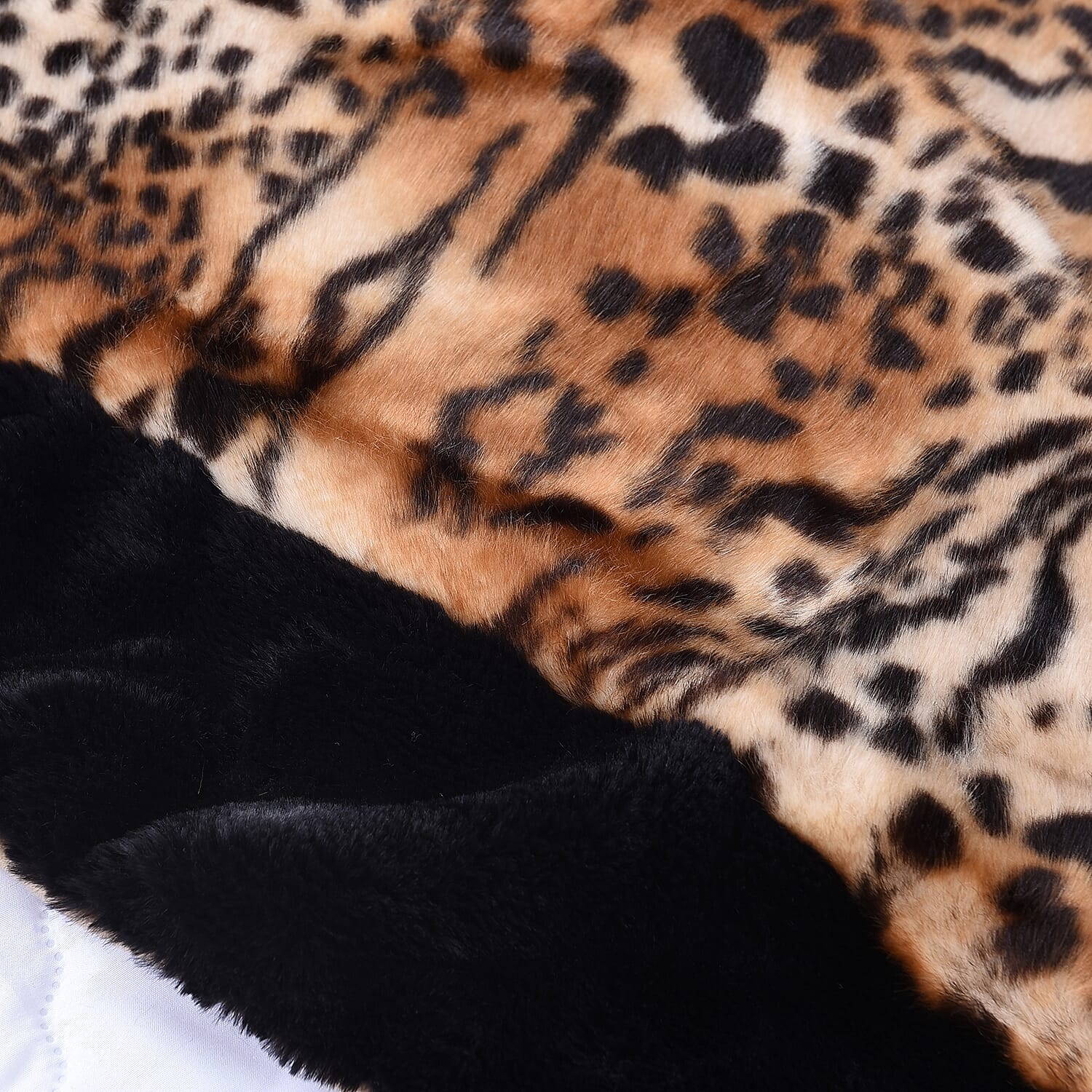 Super Soft Reversible Faux Fur Mink Tiger Pattern Blanket (Size 200x150 cm)