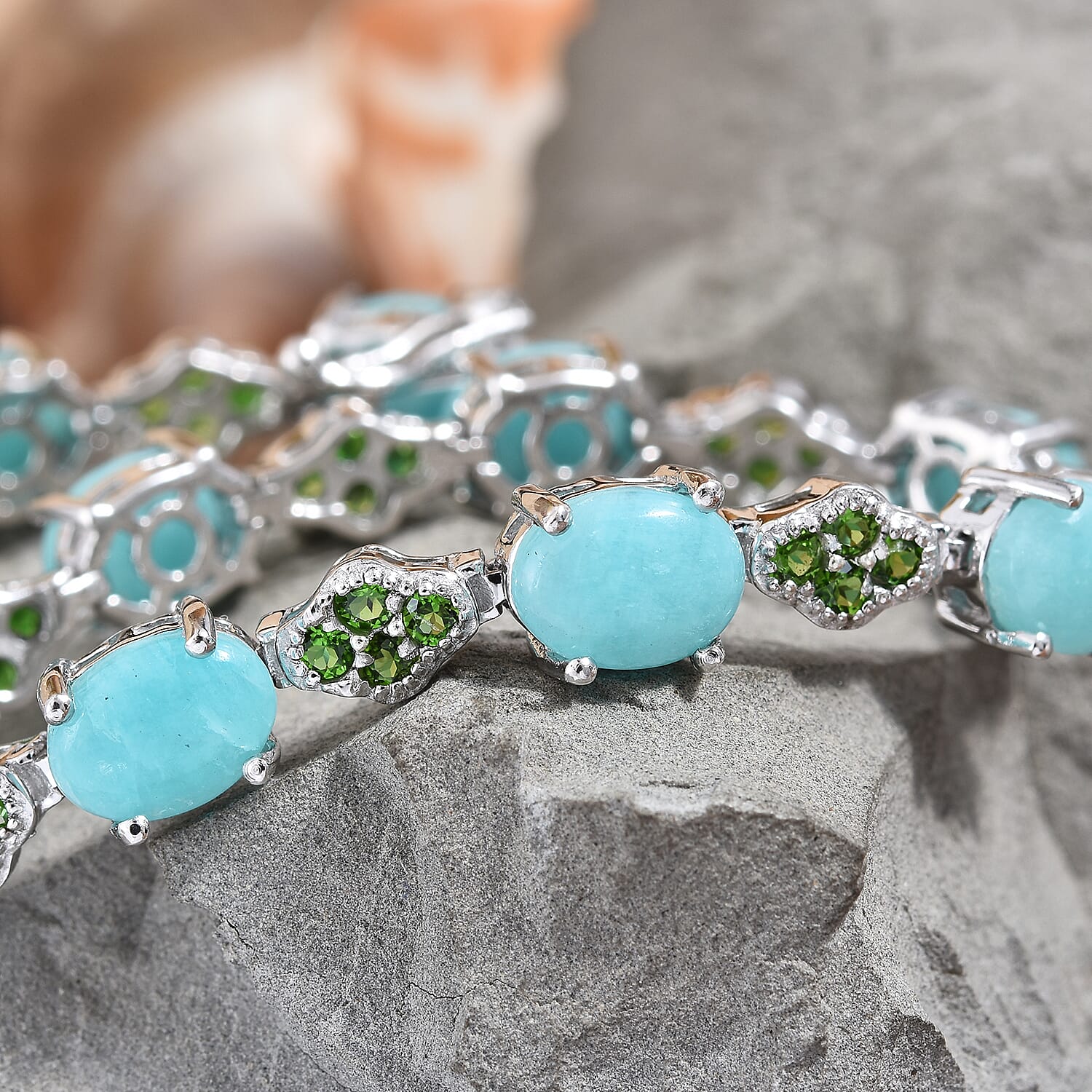 Peruvian Amazonite and Natural Chrome Diopside Bracelet (Size 7.5) in Platinum Overlay Sterling Silver 15.750 Ct, Silver wt 12.52 Gms