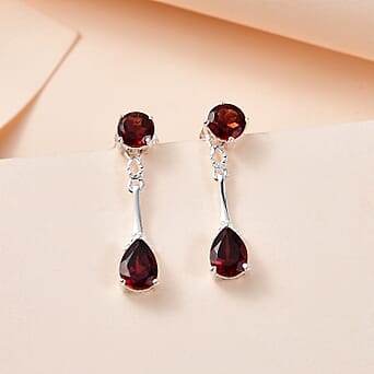 https://tjcuk.sirv.com/Products/33/7/3370902/2.75-Ct-Mozambique-Garnet-Dangle-Earrings-in-Sterling-Silver_3370902_1.jpg?w=342&h=342