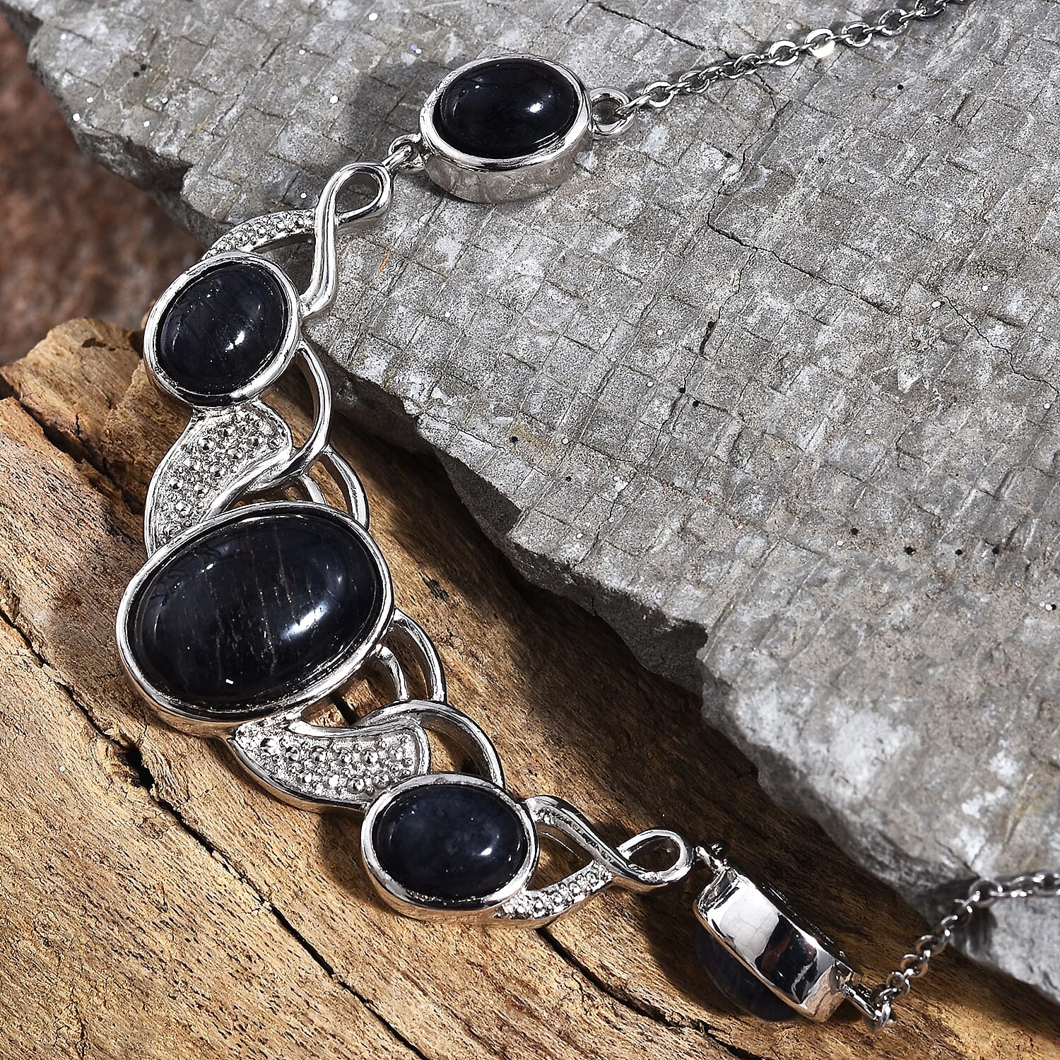 Blue Aventurine (Ovl) Necklace (Size 18) in Silver Plated 14.000 Ct.