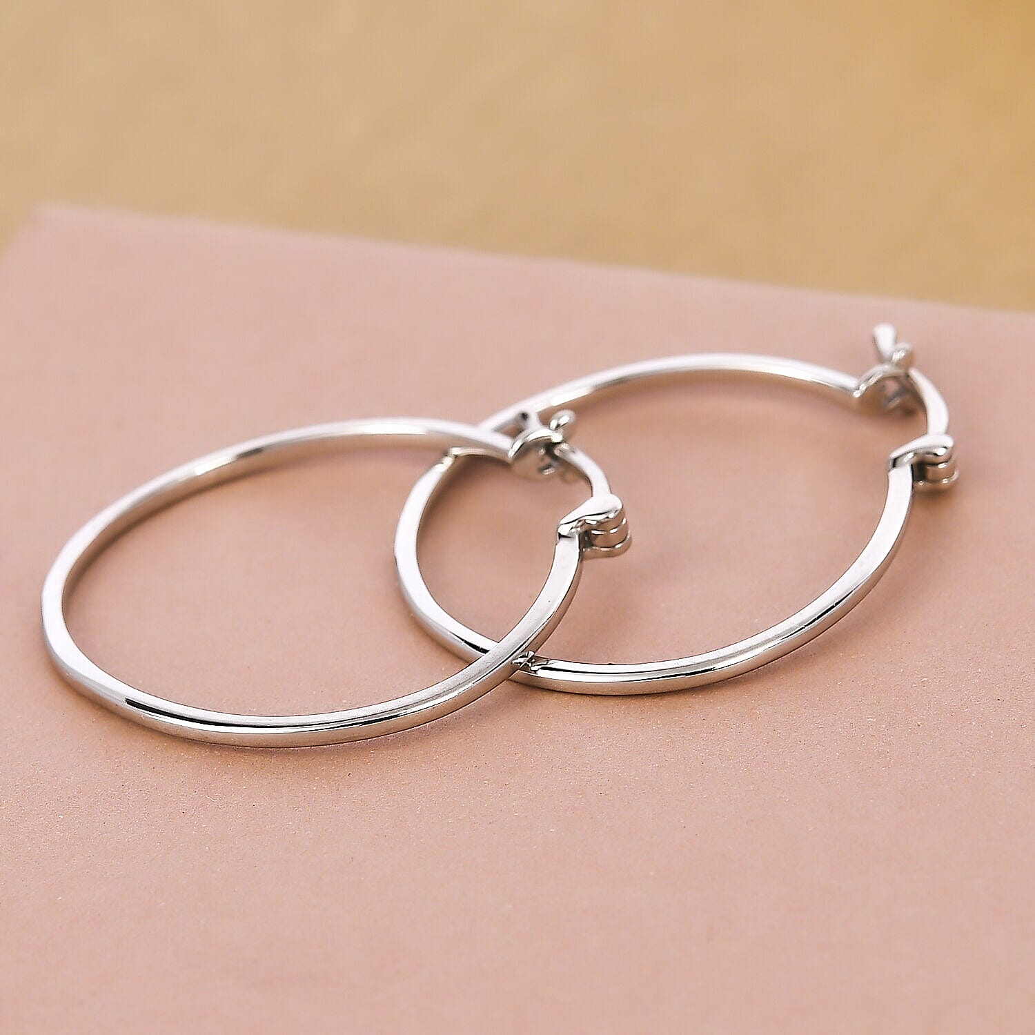 950 Platinum Hoop Earrings with Clasp, Platinum Wt. 3.58 Gms.