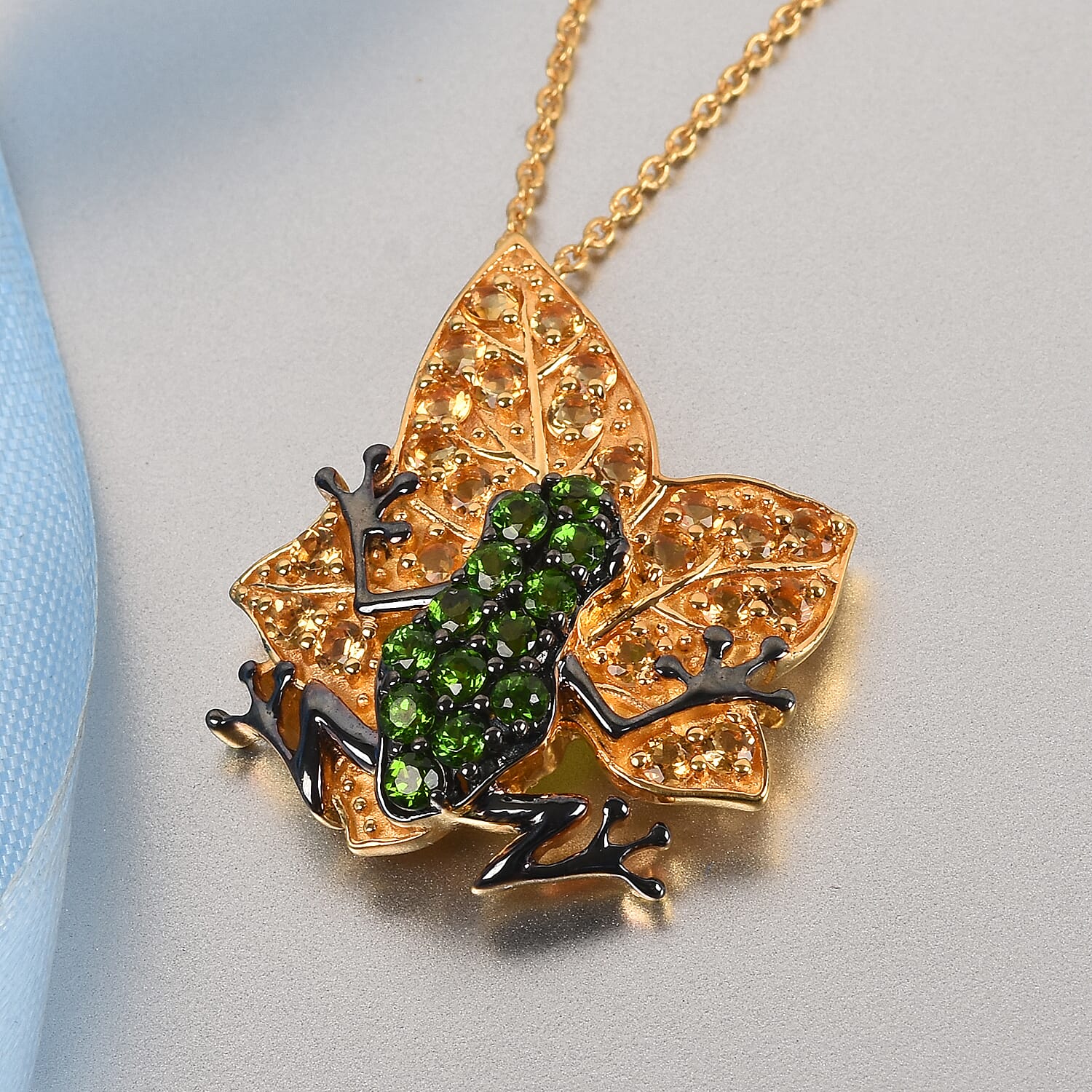 GP Chrome Diopside (Rnd), Citrine and Blue Sapphire Frog on Maple Leaf Pendant with Chain (Size 18) in Platinum and Yellow Gold Overlay Sterling Silver 2.270 Ct, Silver wt 8.40 Gms.