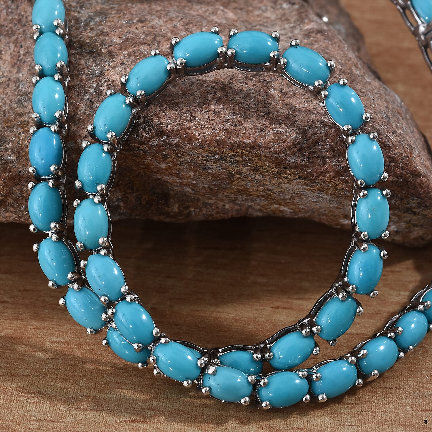 Arizona Sleeping Beauty Turquoise (Ovl 6x4 mm) Necklace (Size 18) in Platinum Overlay Sterling Silver 31.000 Ct, Silver wt 19.33 Gms.