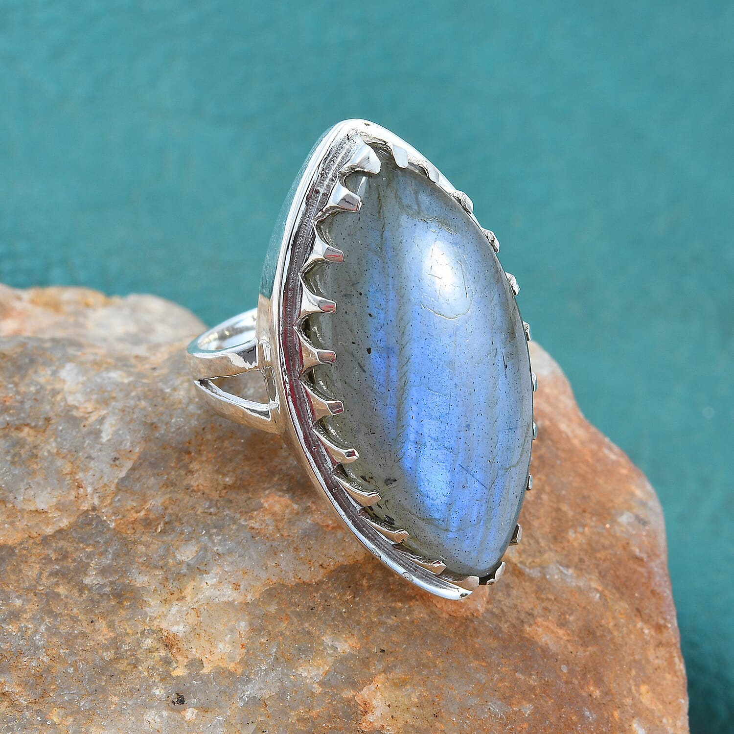 Artisan Crafted Labradorite (Mrq 30x15 mm) Ring in Sterling Silver 24.970 Ct, Silver wt 7.60 Gms