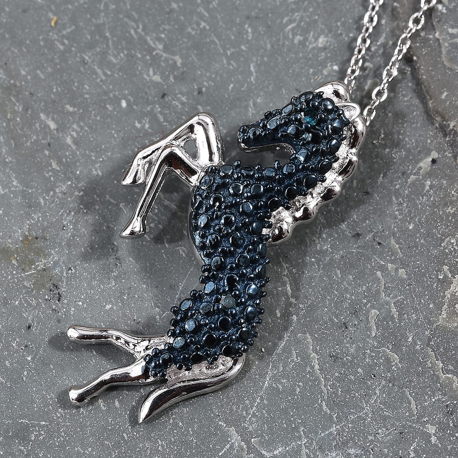 Blue Diamond (Rnd) Horse Pendant With Chain (Size 20) in Platinum Overlay Sterling Silver, Silver wt 3.80 Gms.