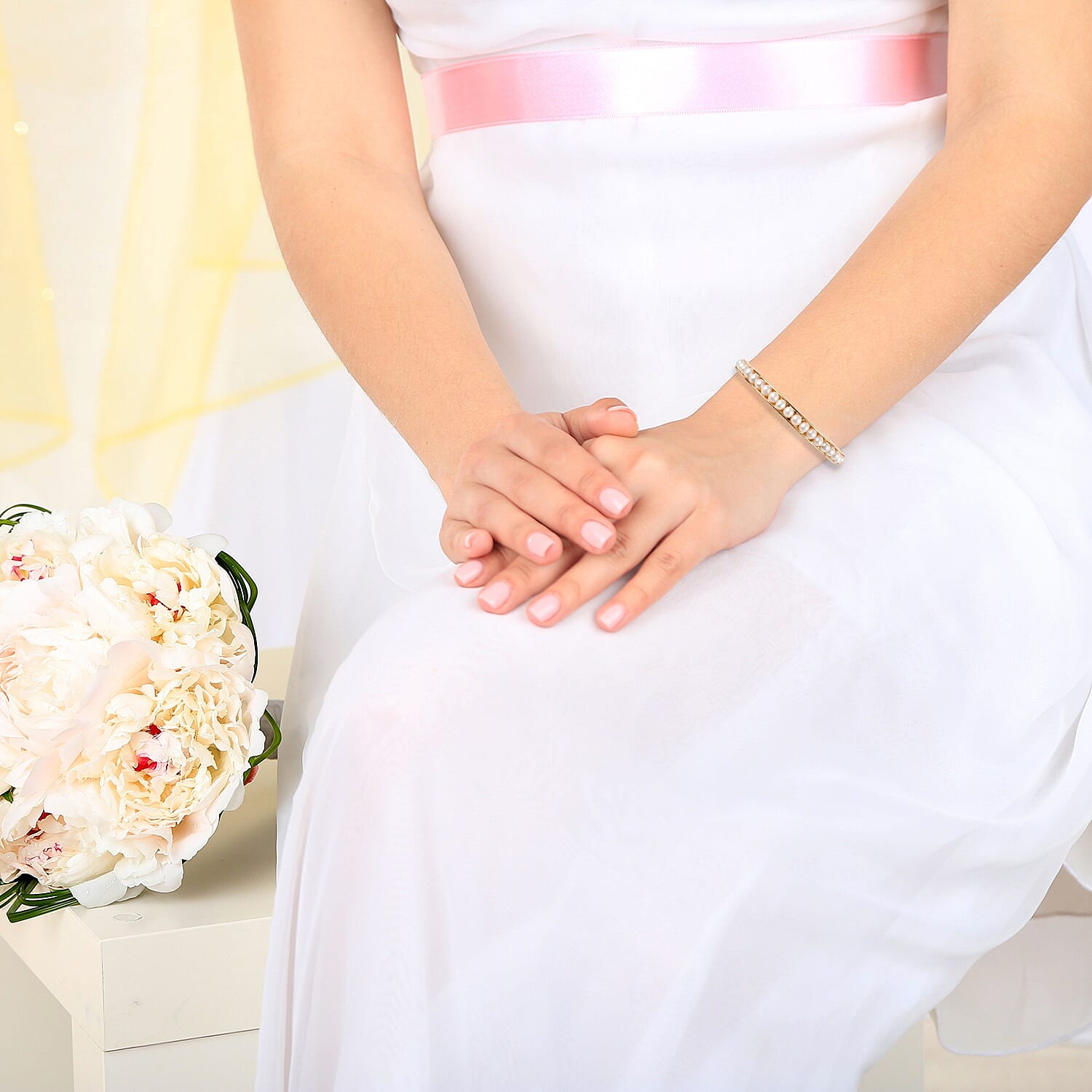 Freshwater Pearl Bangle (Size 7.5) in Yellow Gold Tone