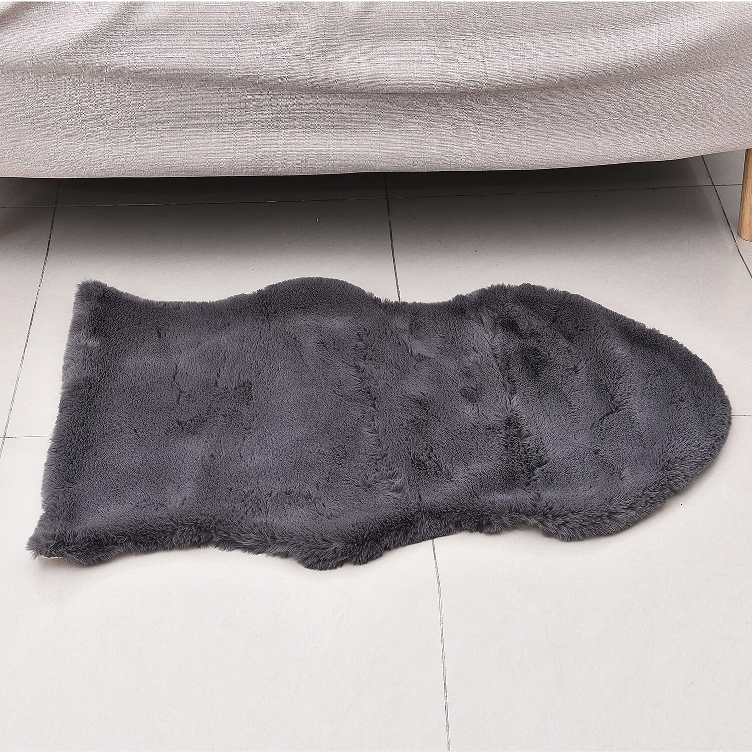 Luxuriously Soft Faux Fur Rug in Grey Colour (Size 60x100 Cm)