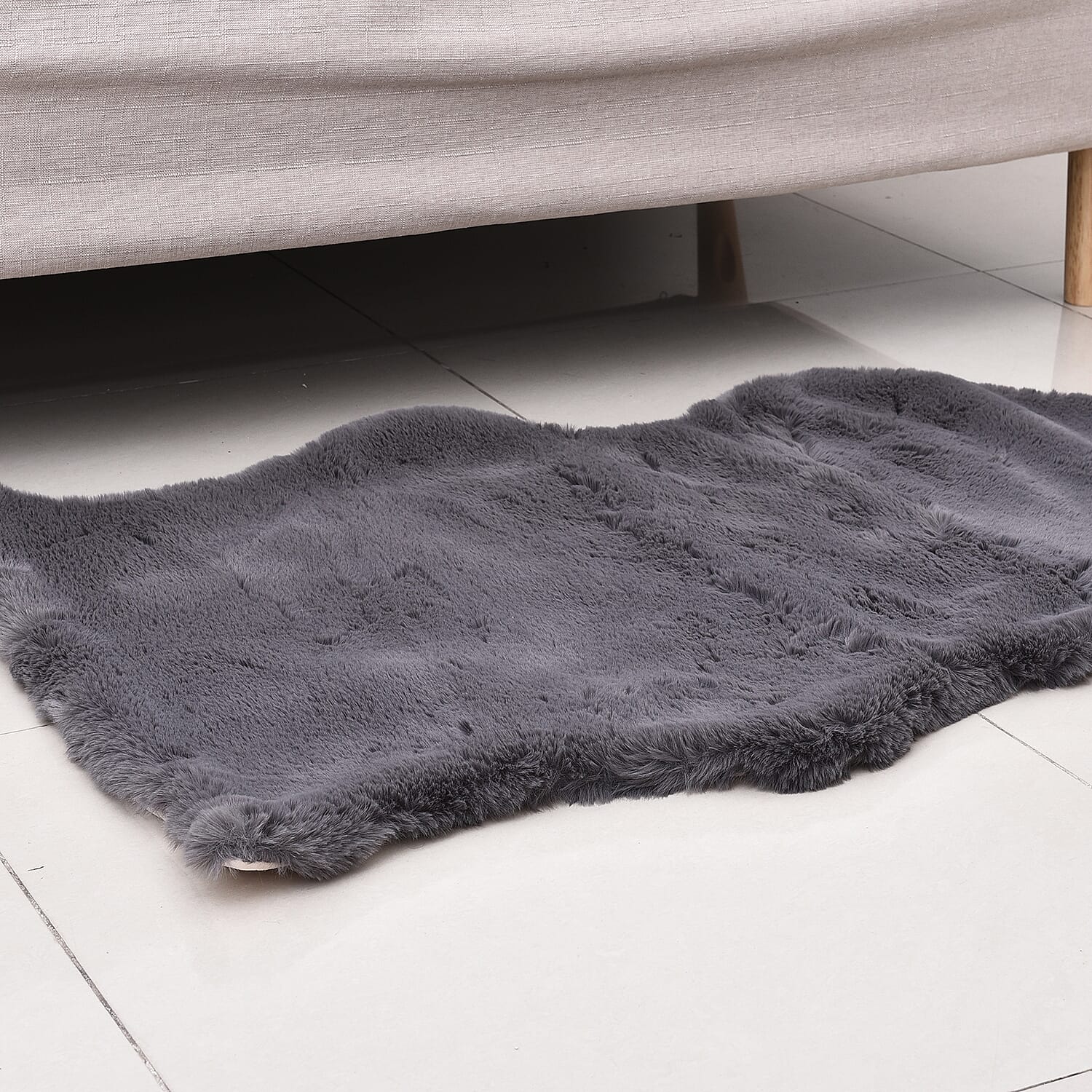 Luxuriously Soft Faux Fur Rug in Grey Colour (Size 60x100 Cm)