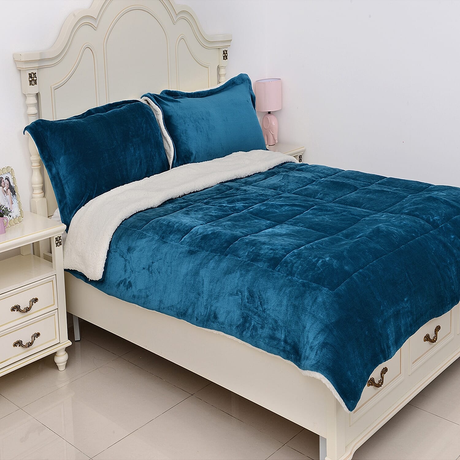 3 Piece Set - Super Soft and Plush King Size Flannel Sherpa Comforter (Size 220x225 Cm) and 2 Pillow Cases (50x70+5 Cm)- Teal Blue