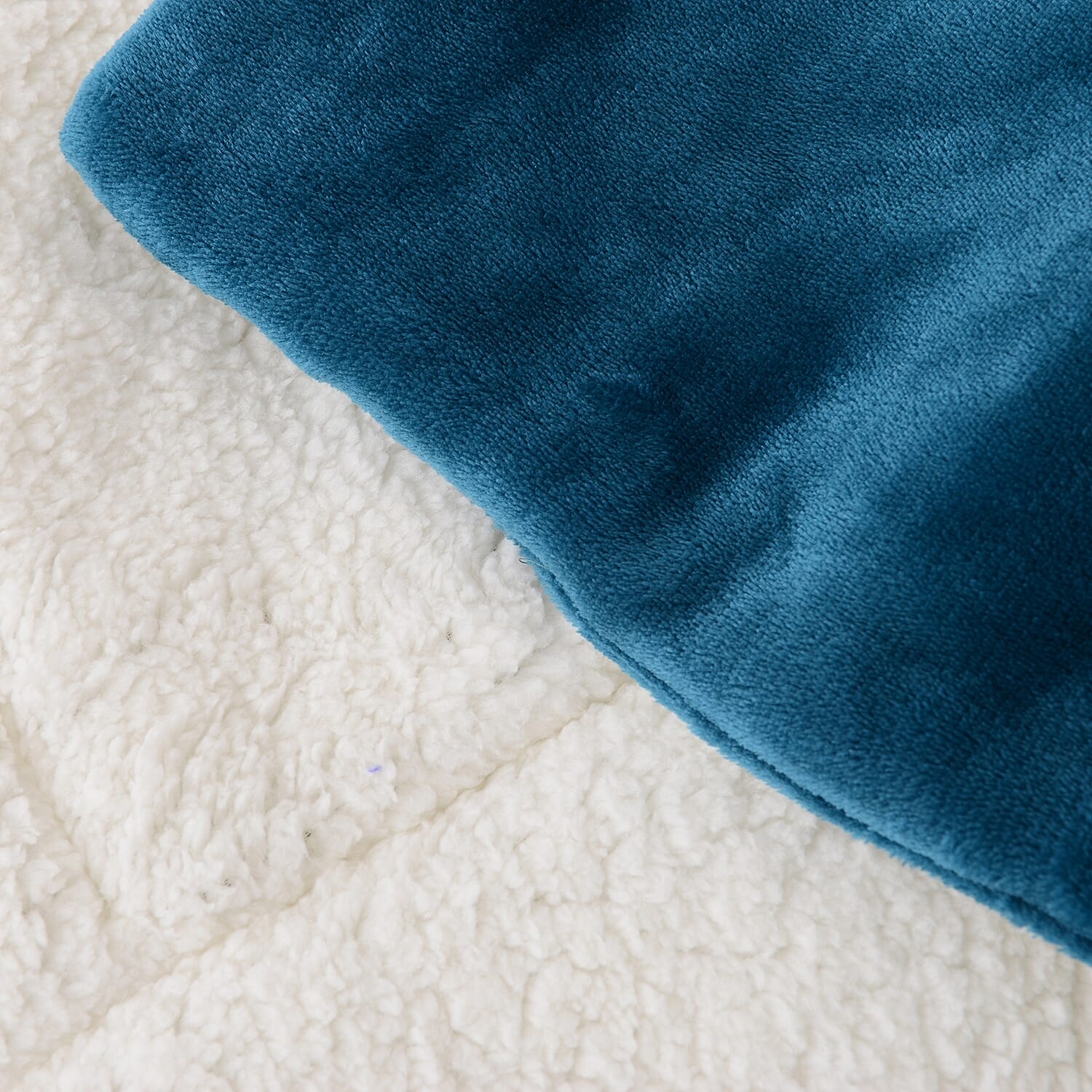 3 Piece Set - Super Soft and Plush King Size Flannel Sherpa Comforter (Size 220x225 Cm) and 2 Pillow Cases (50x70+5 Cm)- Teal Blue