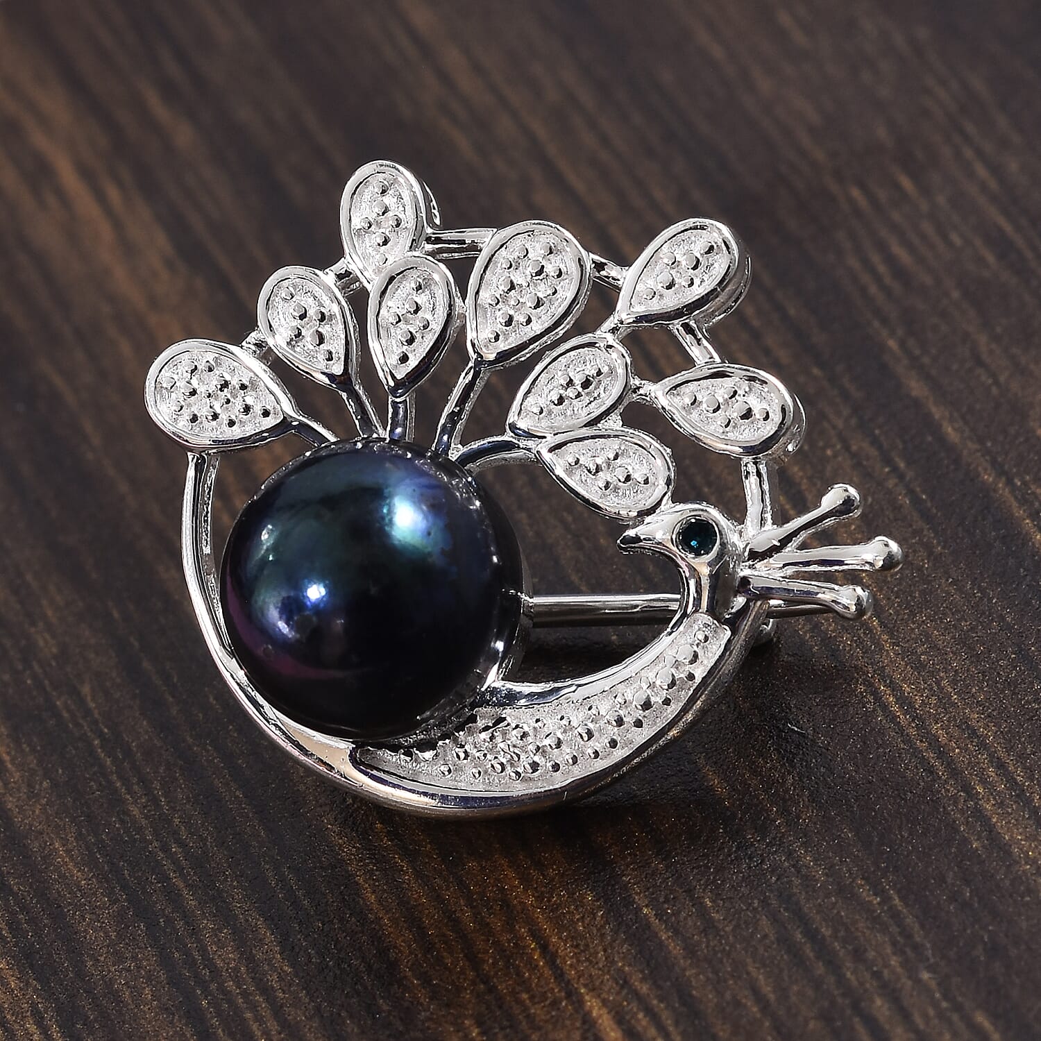 Freshwater Peacock Pearl and Blue Diamond Peacock Brooch in Sterling Silver, Silver wt 5.90 Gms