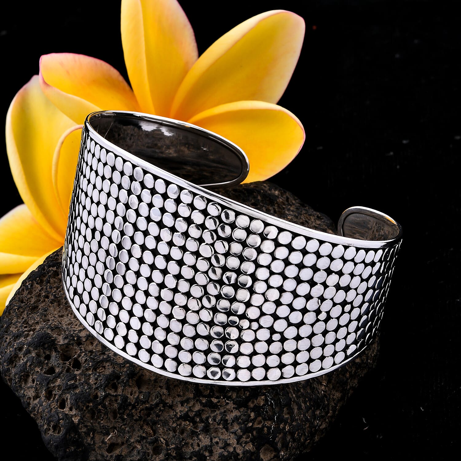 Royal Bali Collection Sterling Silver Wide Cuff Bangle (Size 7.5), Silver wt 34.93 Gms