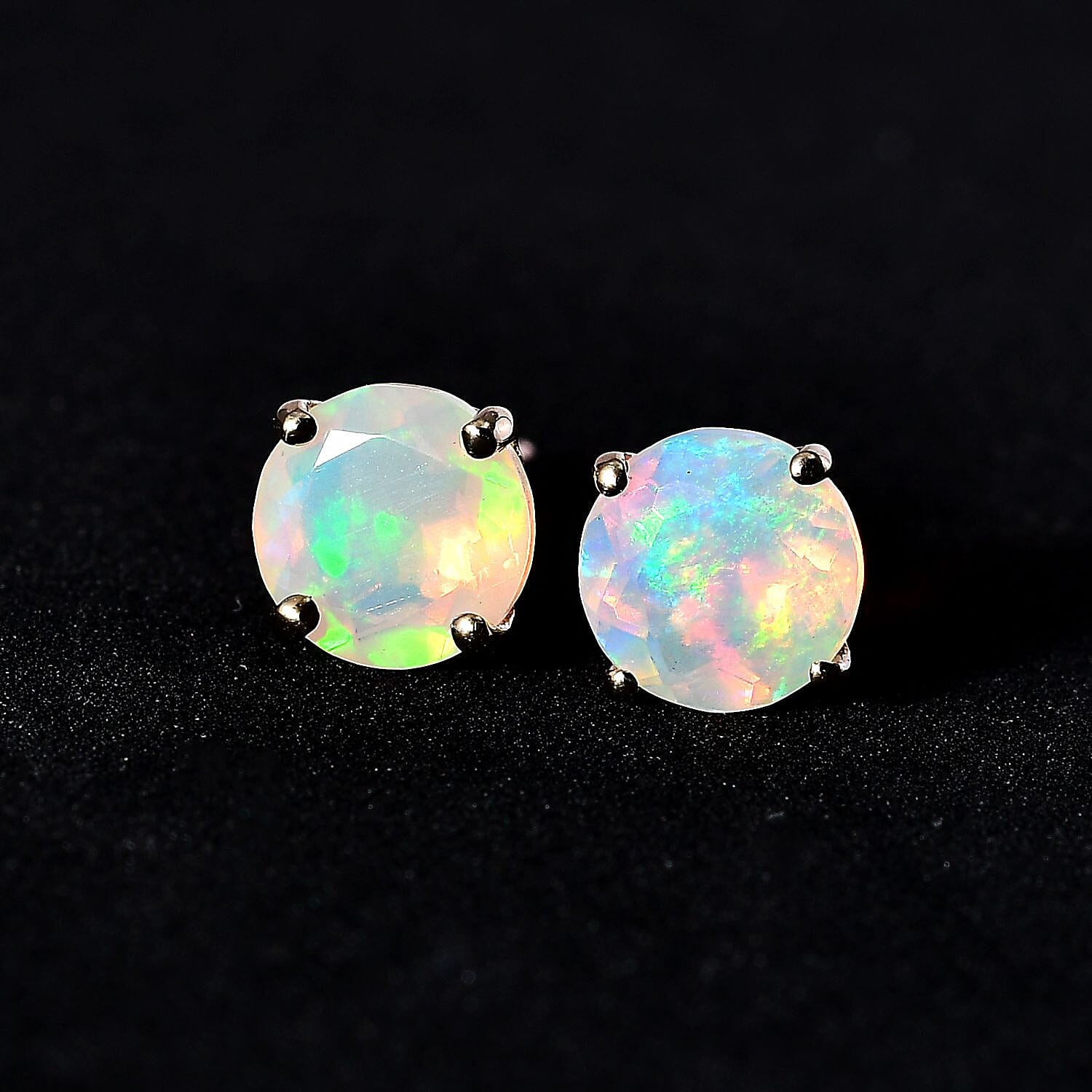 9K Yellow Gold Ethiopian Welo Opal (Rnd) Stud Earrings 1.00 Ct.