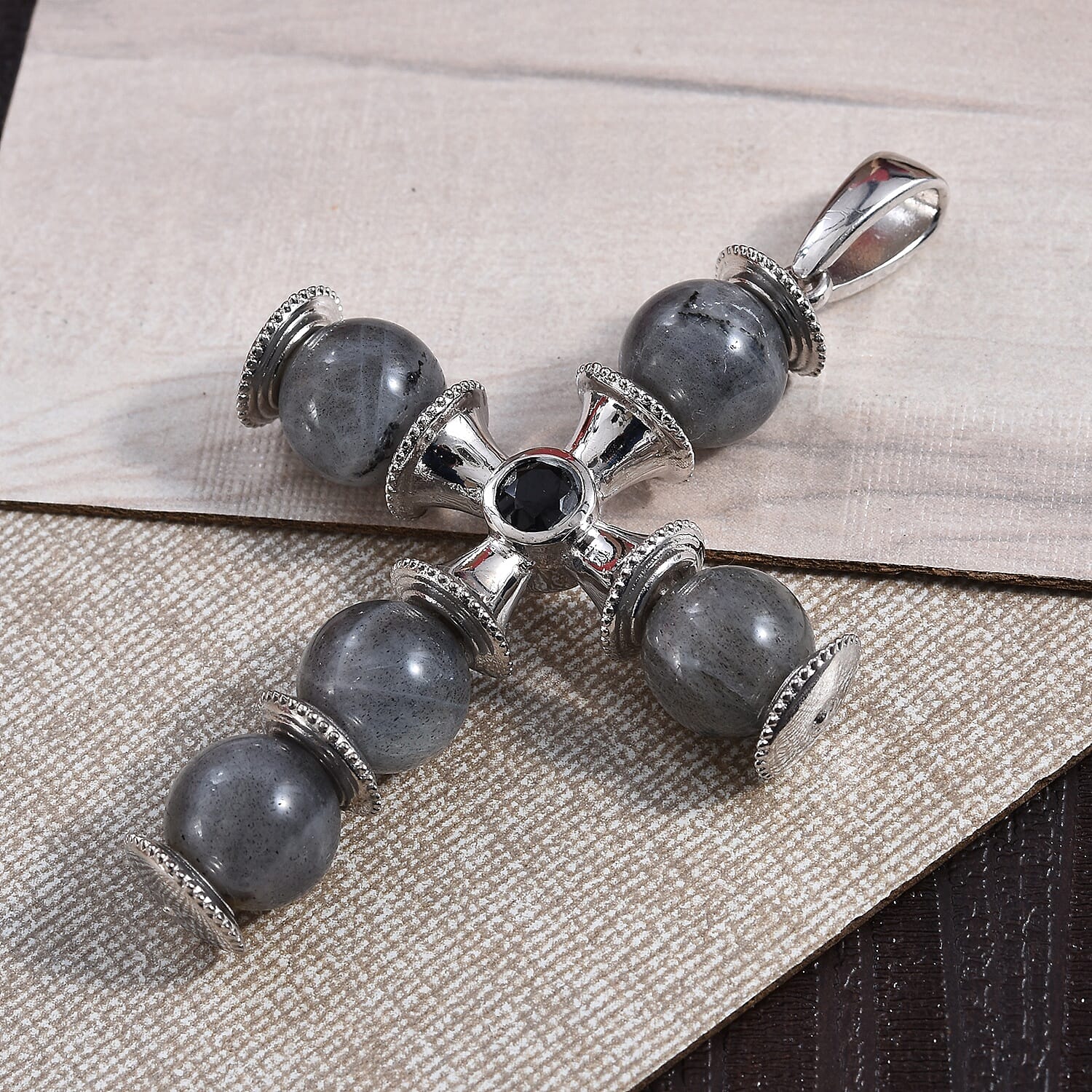 Labradorite (Rnd), Boi Ploi Black Spinel Cross Pendant in Platinum Plated 41.25 Ct.