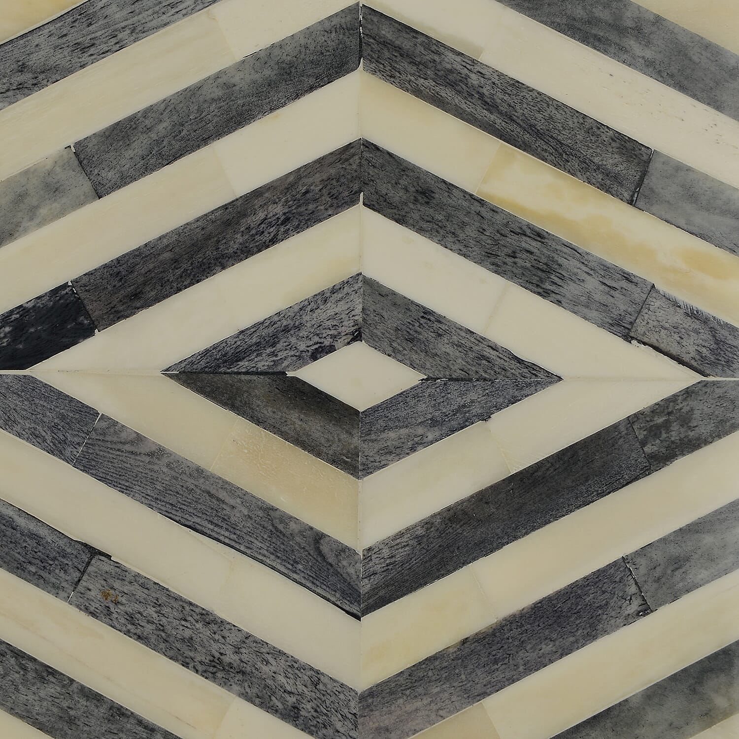 Chevron Pattern Handmade Bone and MDF Storage Box with Inside Velvet Lining (Size 15.5x15.5x6 Cm) - Black and White