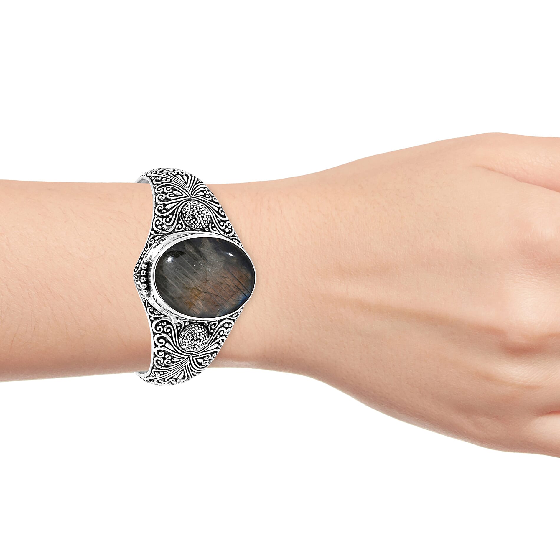 Royal Bali Collection - Labradorite (Ovl 40x30 mm) Cuff Bangle (Size 7.25) in Sterling Silver 100.58 Cts, Silver wt 43.03 Gms