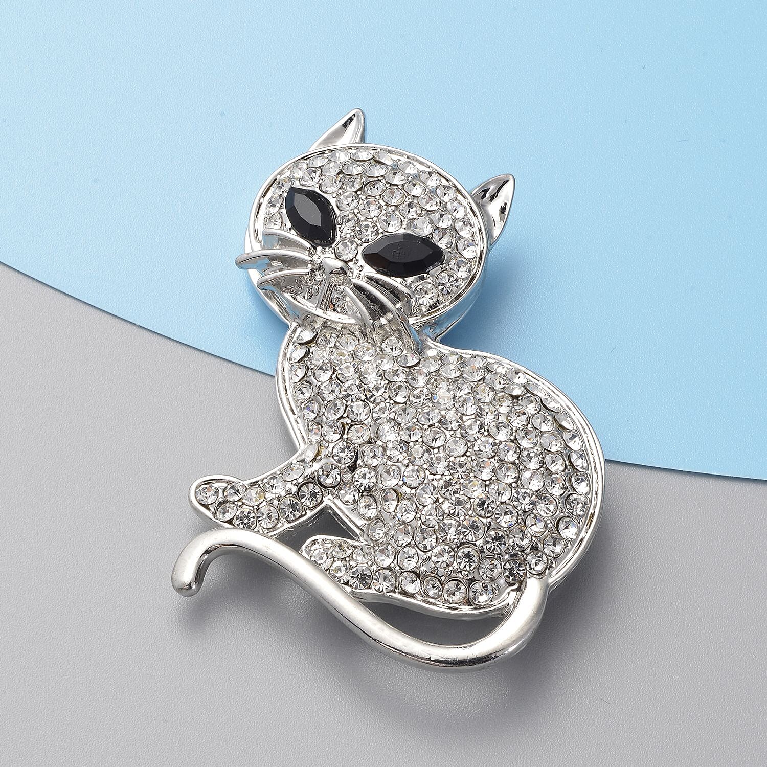 White Austrian Crystal (Rnd) and Simulated Spinel Cat Magnetic  Brooch in Silver Tone