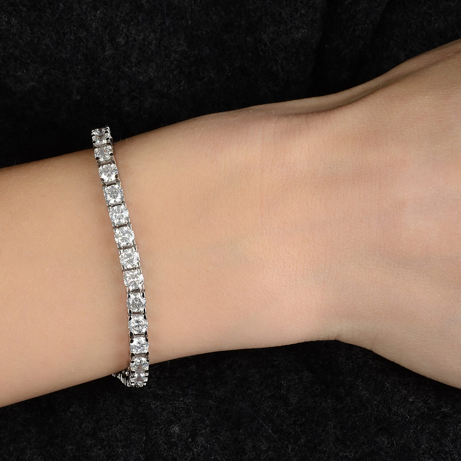 14K White Gold EGL CERTIFIED Diamond (Rnd) (I2-I3 F-H) Bracelet (Size 8.25) 11.500 Ct, Gold wt 20.00 Gms.