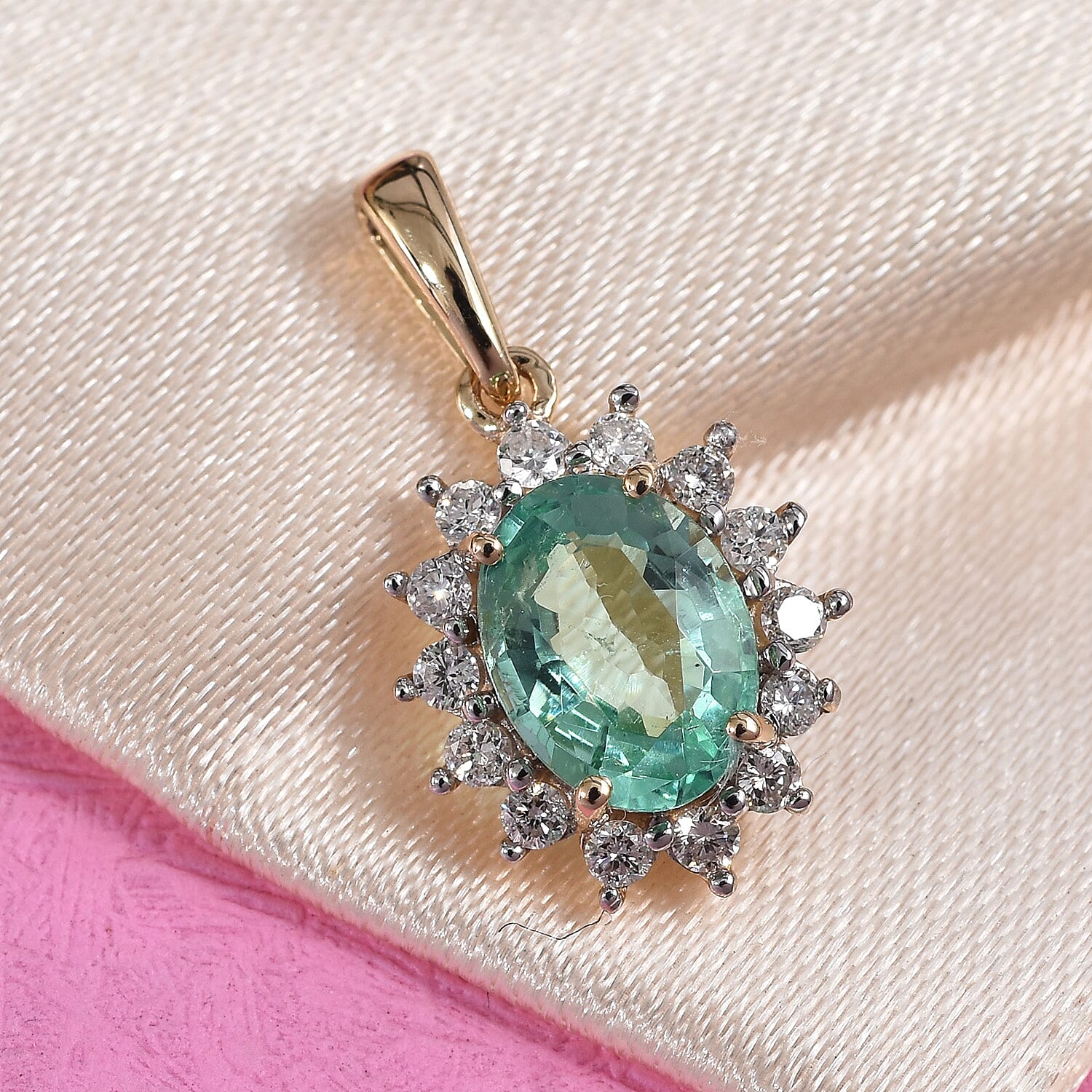 CloseOut Deal -  14K Yellow Gold Boyaca Colombian Emerald (Ovl 8x6 mm), Diamond Pendant 1.400 Ct.