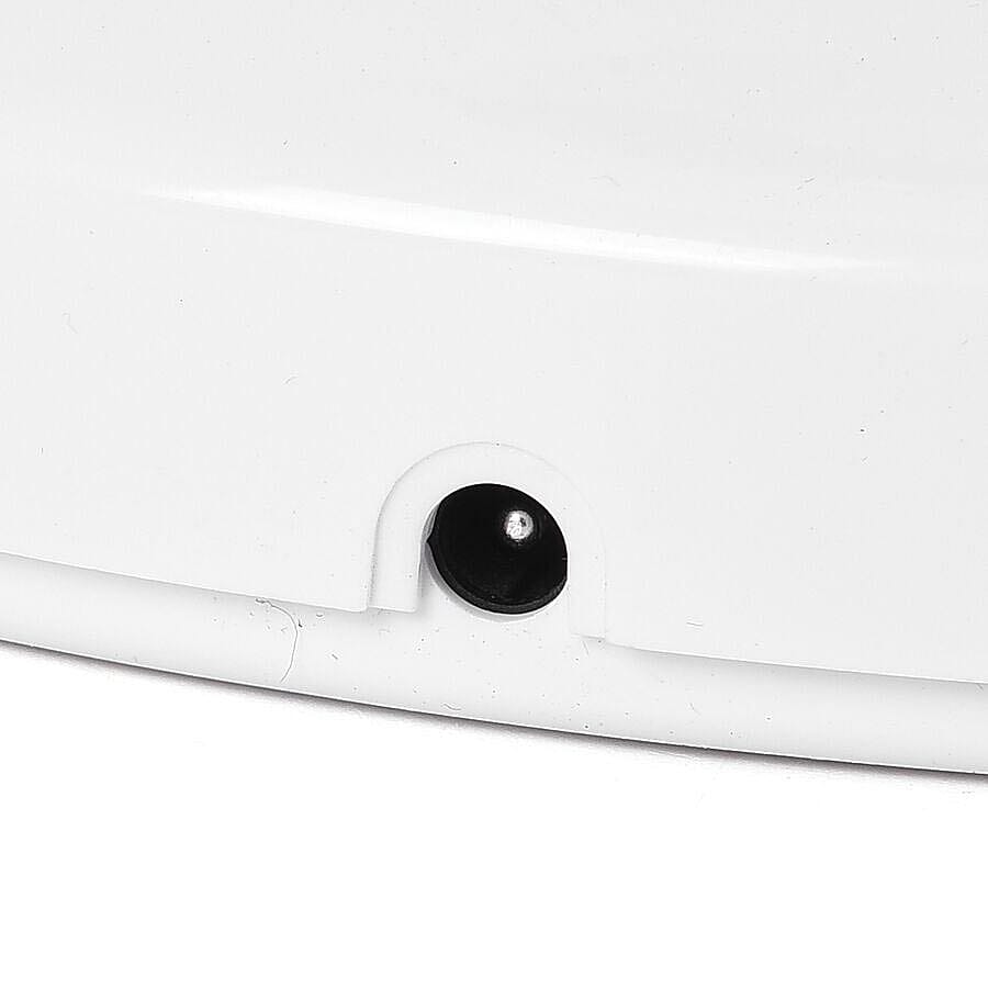 3D Oscillating Fan with Remote Control, With 12 Speed Settings - Colour: Black and White