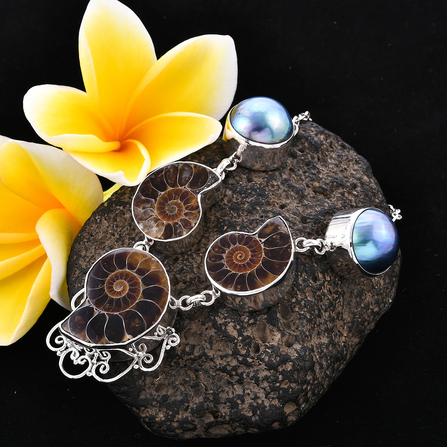 Limited Edition - Royal Bali Collection- Ammonite Fossil and Blue Mabe Pearl Necklace (Size 20) in Sterling Silver, Silver wt 33.00 Gms