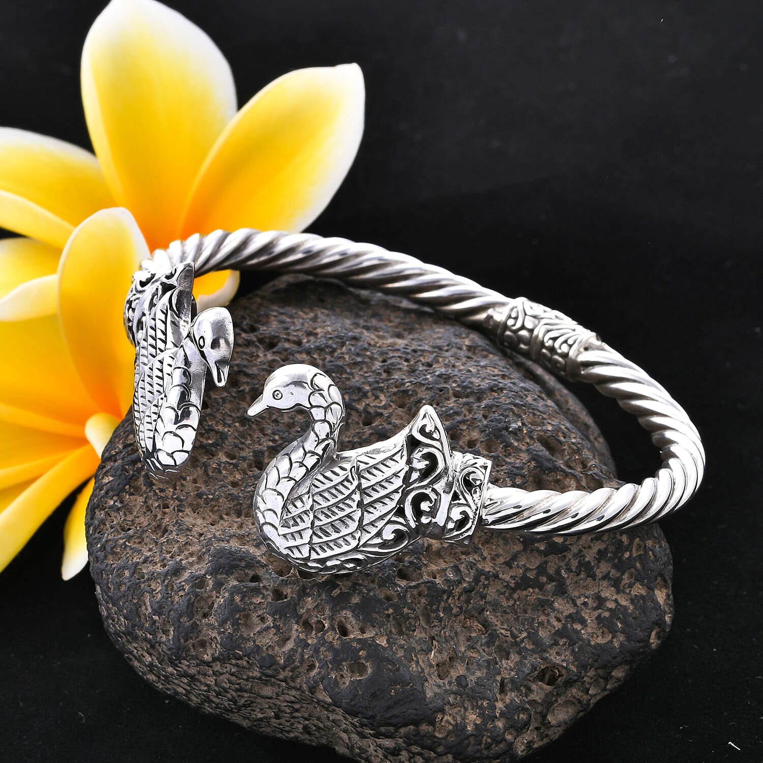 Royal Bali Collection- Sterling Silver Swan Bangle (Size 7.25), Silver wt, 30.00 Gms