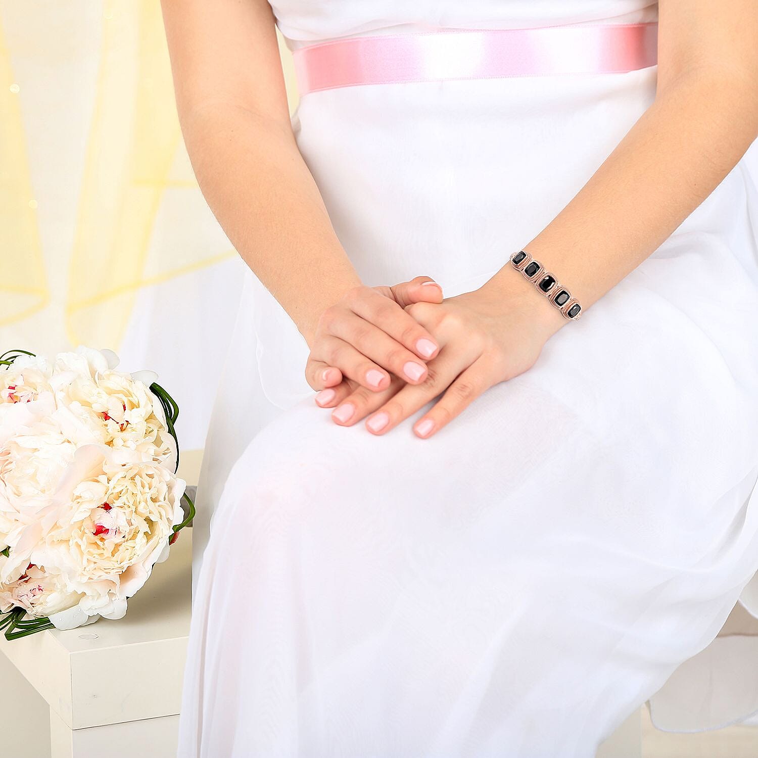 Elite Shungite (Cush) 5 Stone Hinged Bangle (Size 7.5) in Copper with Magnet (Size 7.5)  9.50 Ct.