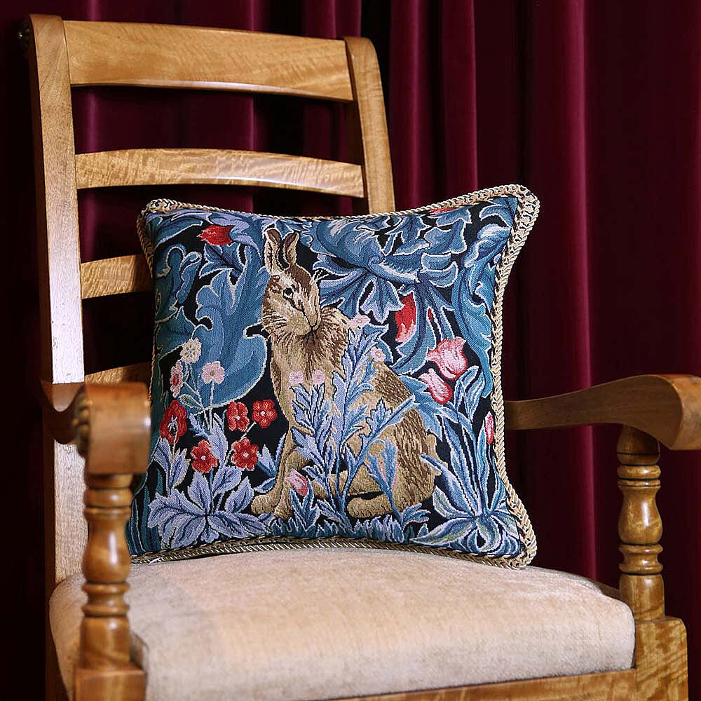 Signare Tapestry Art - Cushion Cover Inspired by William Morris The Hare (45x45cm)