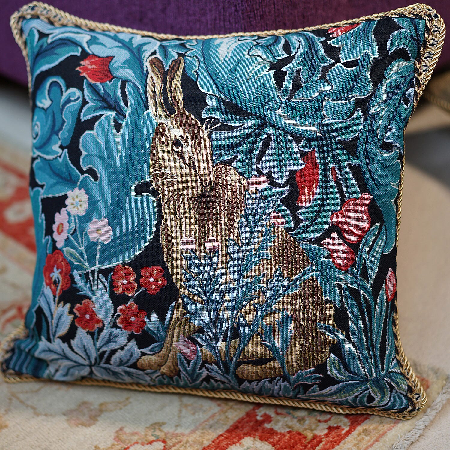 Signare Tapestry Art - Cushion Cover Inspired by William Morris The Hare (45x45cm)
