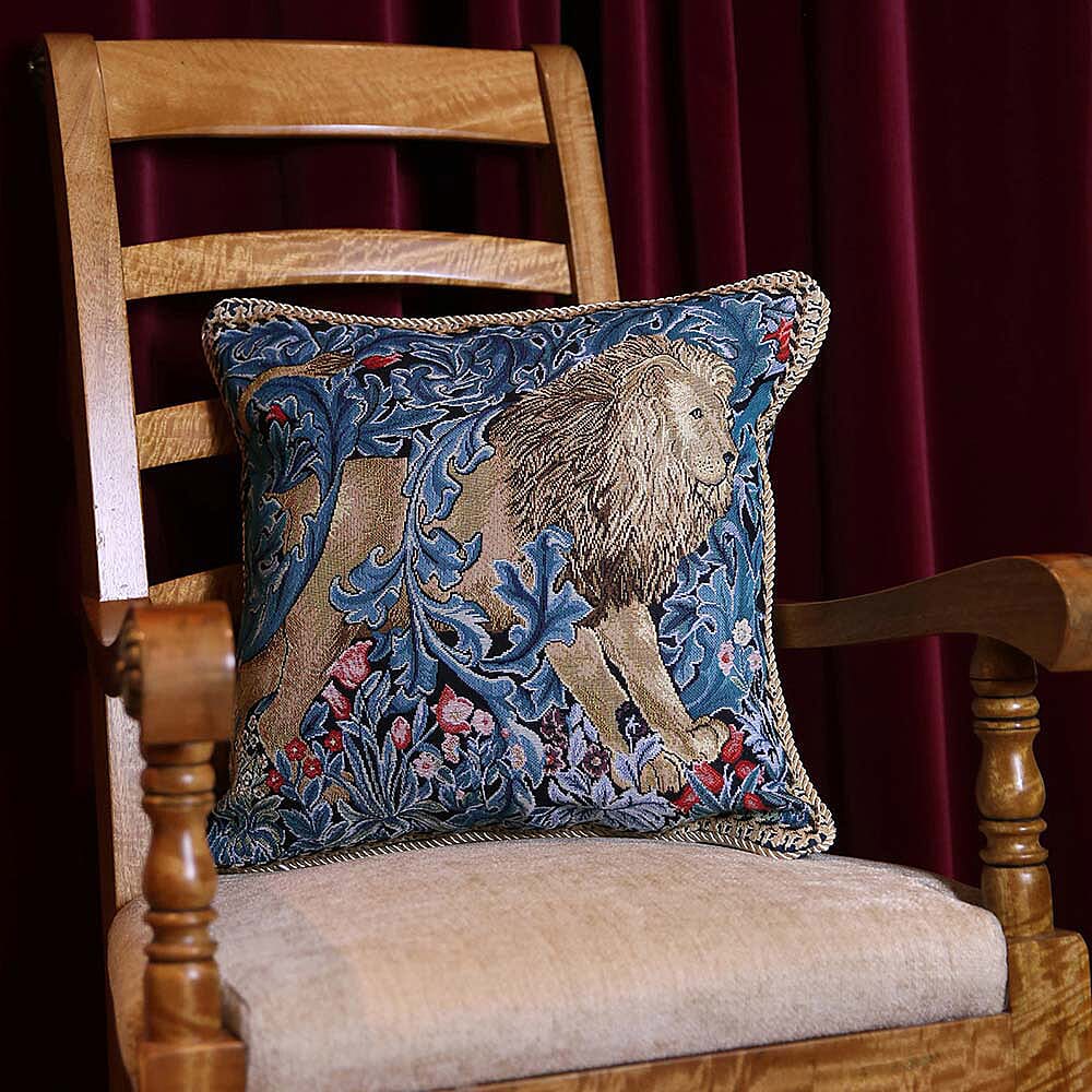 Signare Tapestry Art - Cushion Cover Inspired by William Morris The Lion (45x45cm)