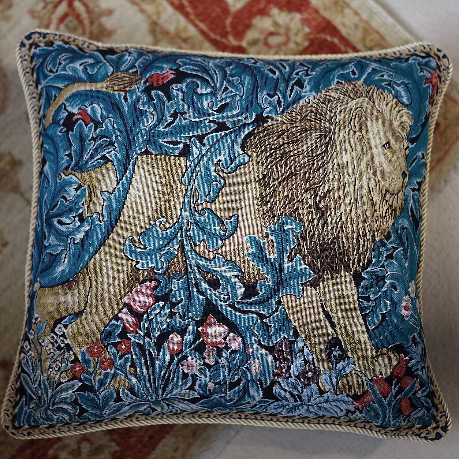 Signare Tapestry Art - Cushion Cover Inspired by William Morris The Lion (45x45cm)