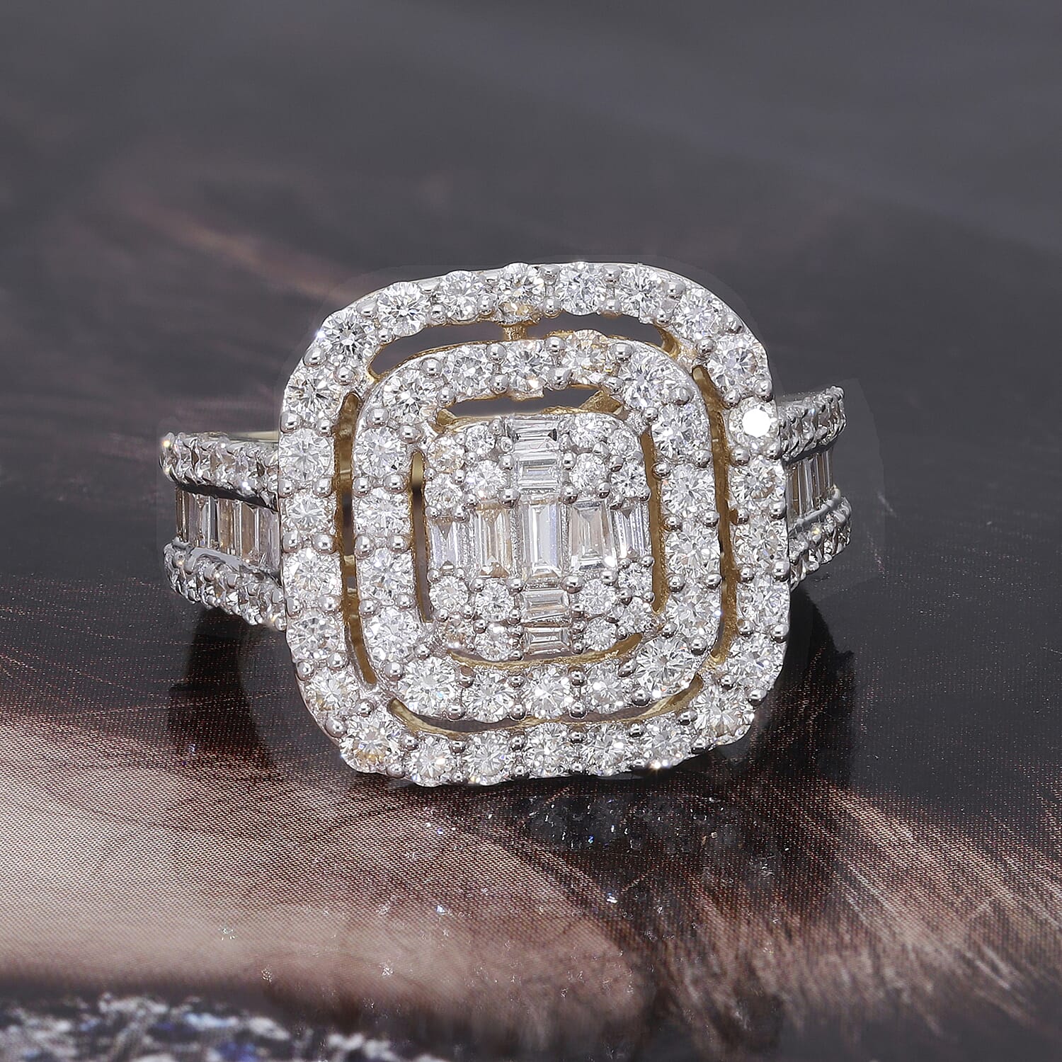 ILIANA 18K Yellow Gold IGI Certified Diamond (SI/G-H) Cluster Ring 2.00 Ct, Gold wt 6.00 Gms