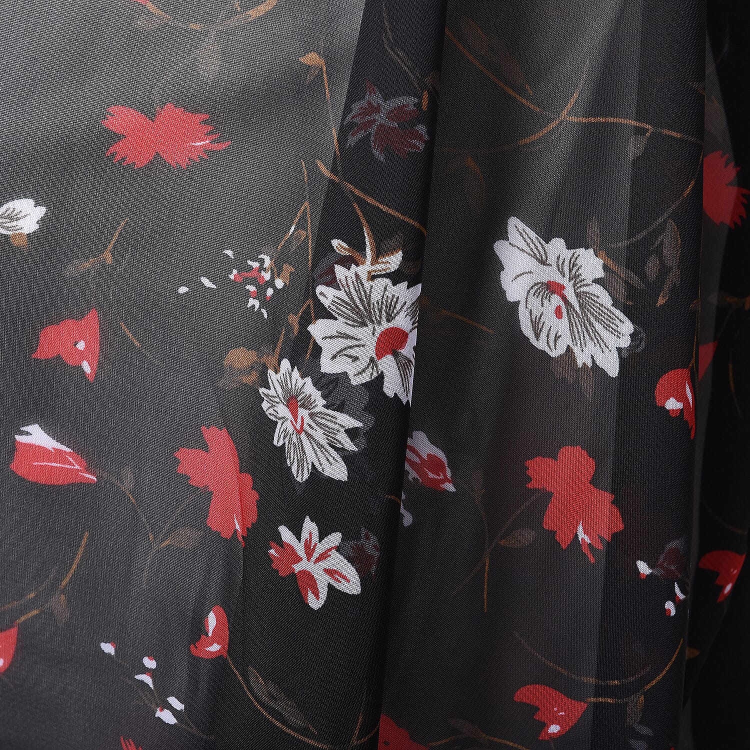 Flower Pattern Poncho (One Size Fits All; 70x80 Cm) - Black, Red and White