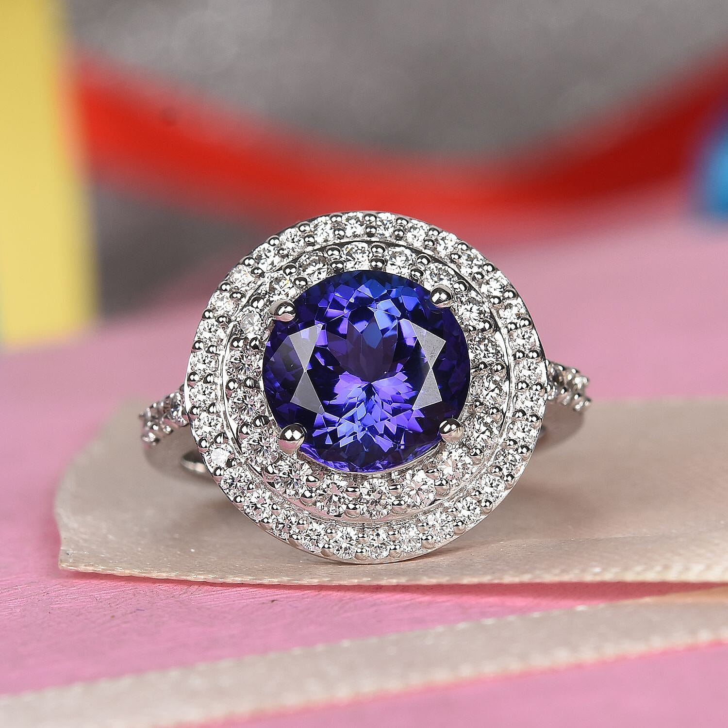 ILIANA 18K White Gold AAAA Tanzanite and Diamond (VS-E-F) Ring 4.50 Ct, Gold wt 7.63 Gms